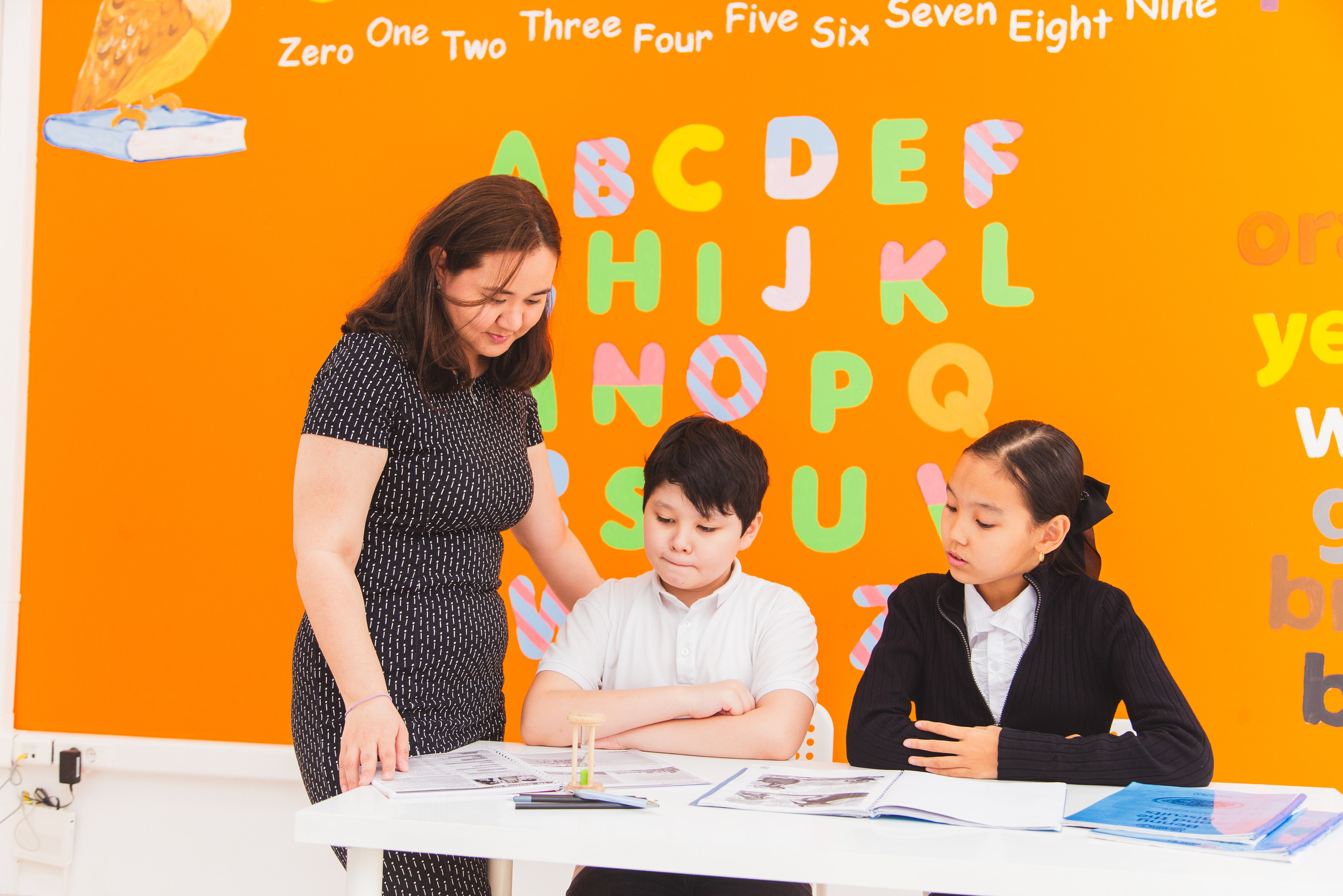 Sova School Атырау. Рекламный и портретный фотограф в Алматы — Серекпаев Танирхан