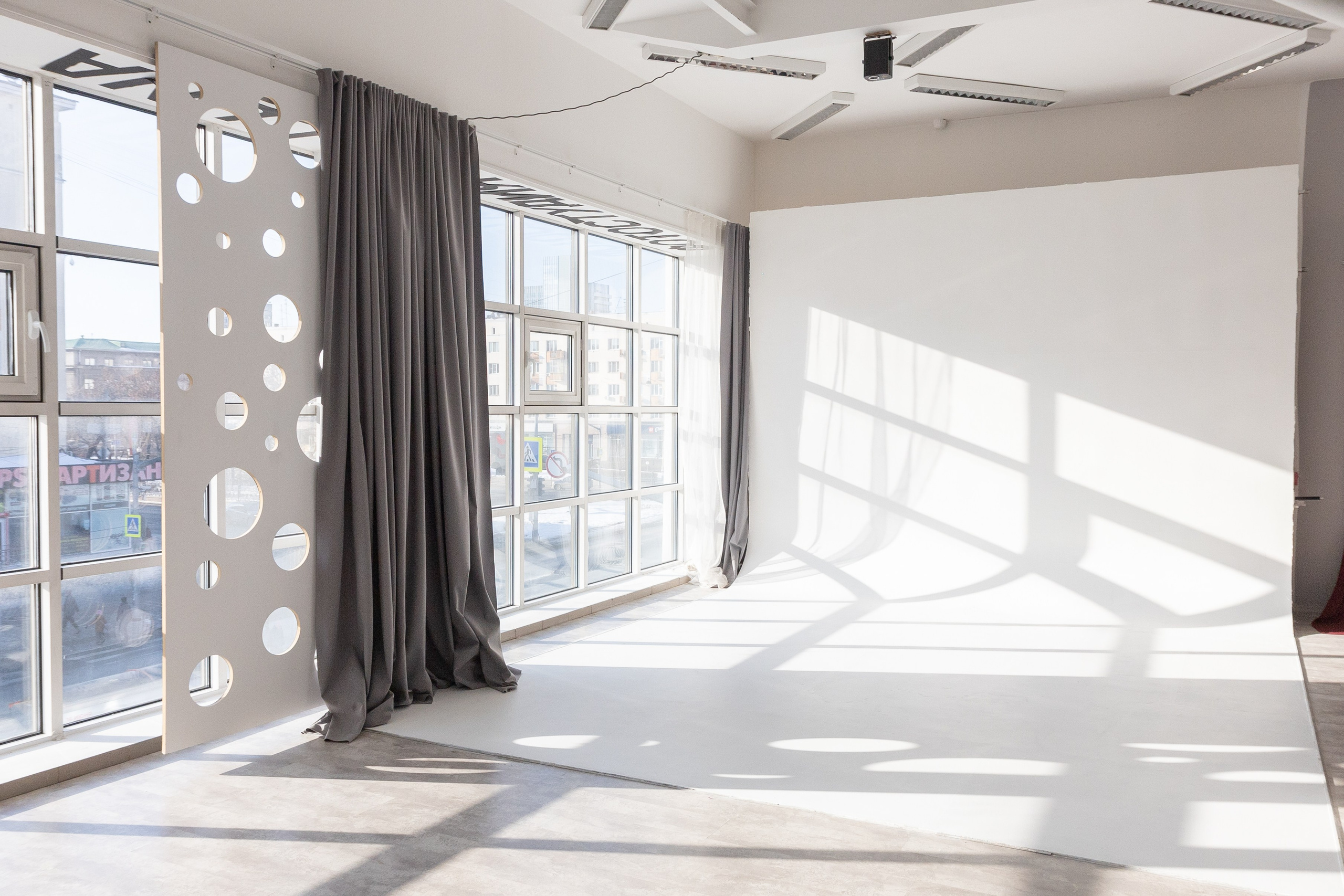 Фотостудия LUNA — аренда циклорамы и фотозон в Екатеринбурге