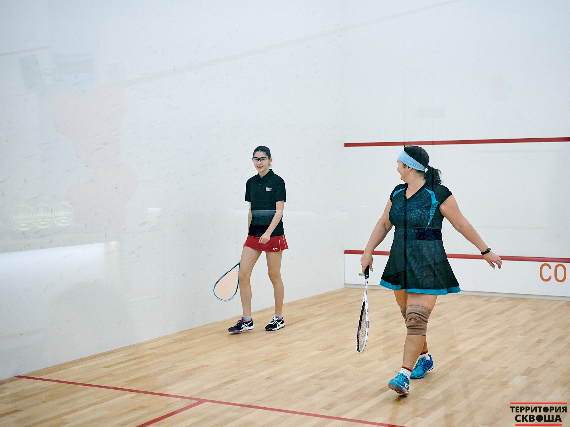 Турнир по сквошу. Фотографии отовсюду и обо всем