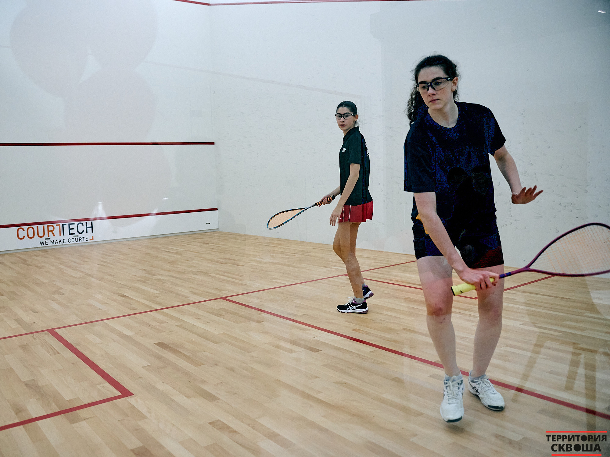 Турнир по сквошу. Фотографии отовсюду и обо всем