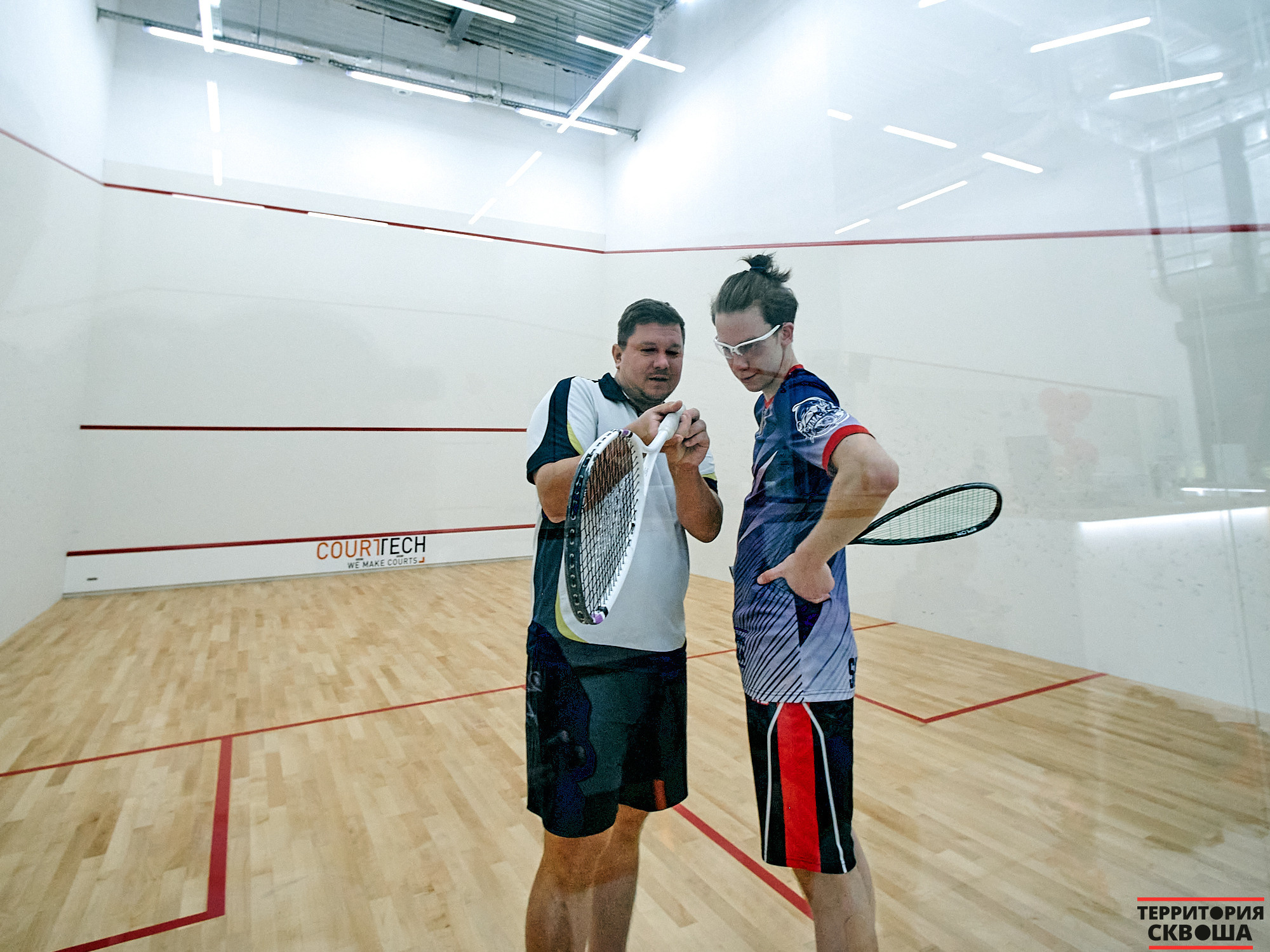 Турнир по сквошу. Фотографии отовсюду и обо всем