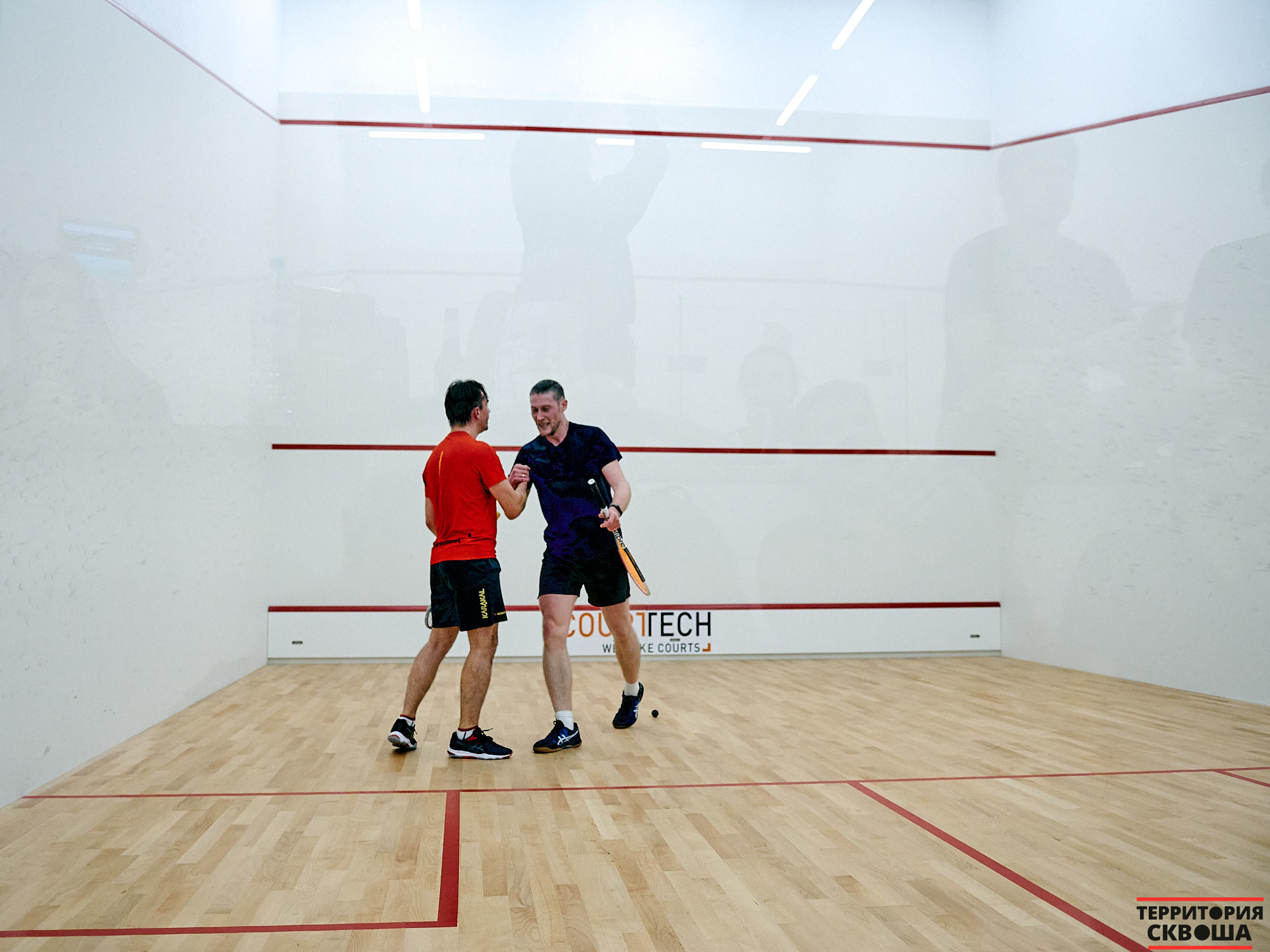 Турнир по сквошу. Фотографии отовсюду и обо всем