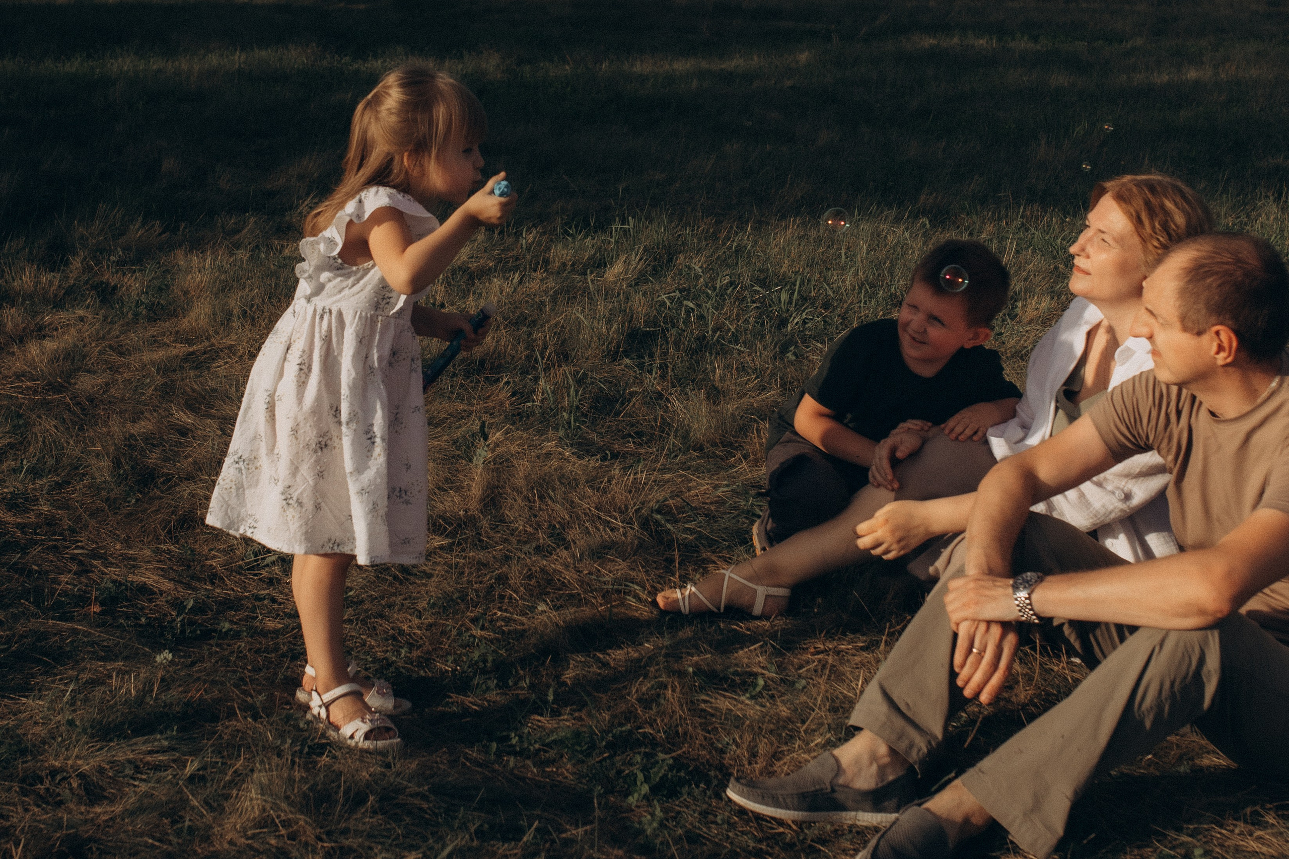 Летняя история в поле. Семейный фотограф lifestyle в Новосибирске Елена Шпилевая