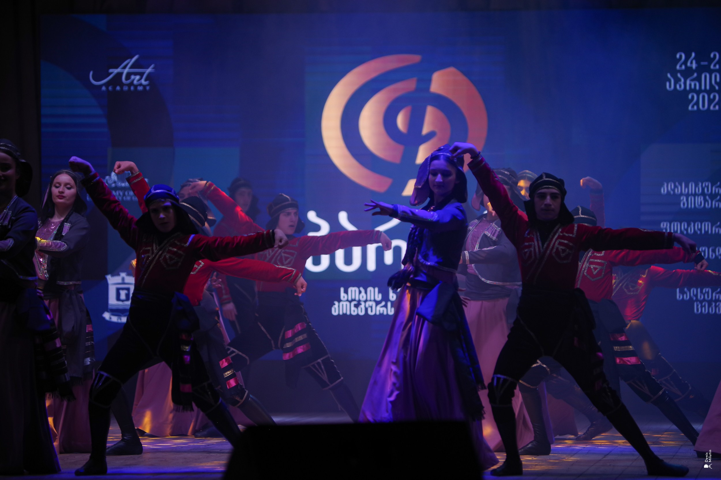 Танцы в Хоби. Портретный фотограф Денис Милютин