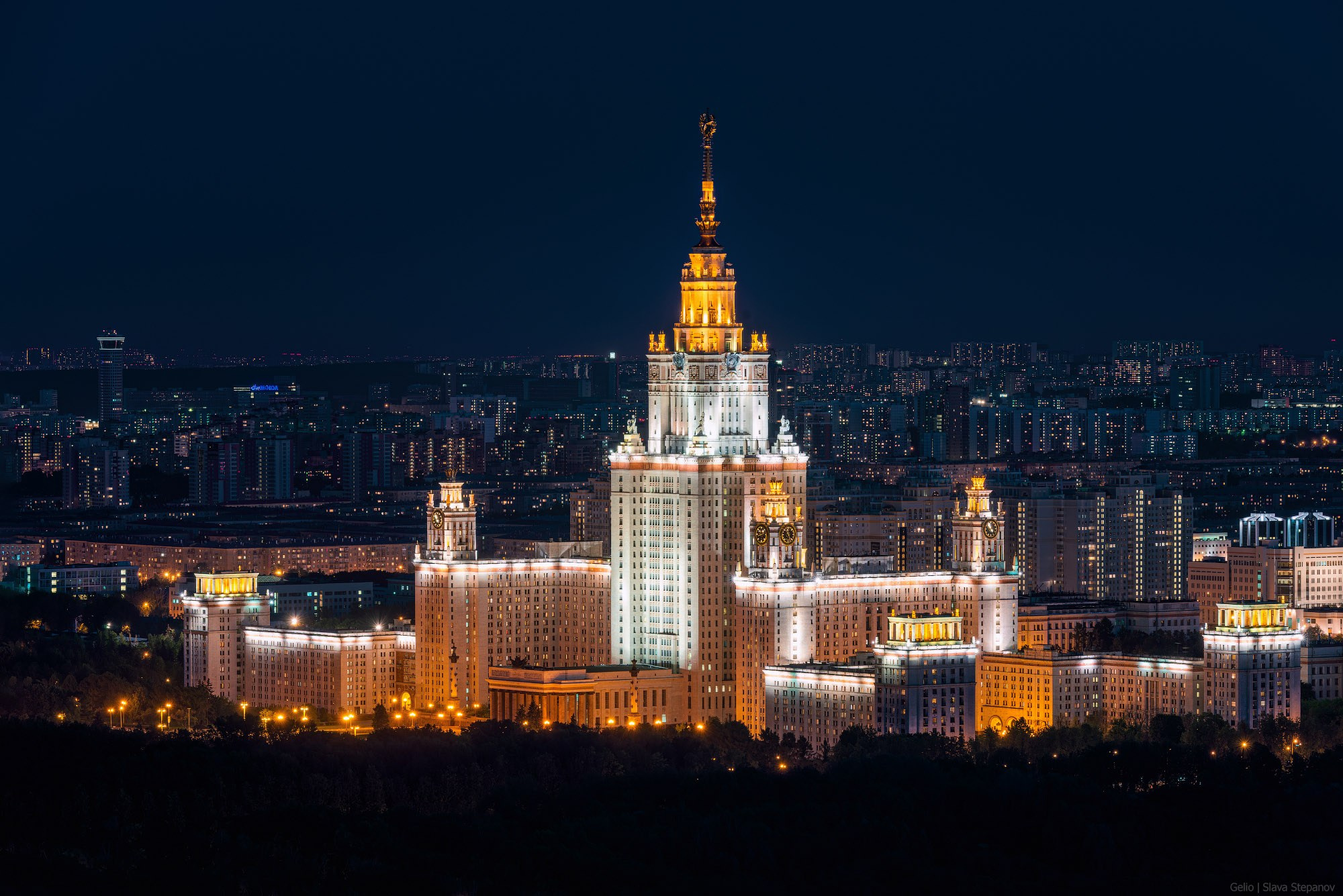 Вечерний МГУ, подсветка