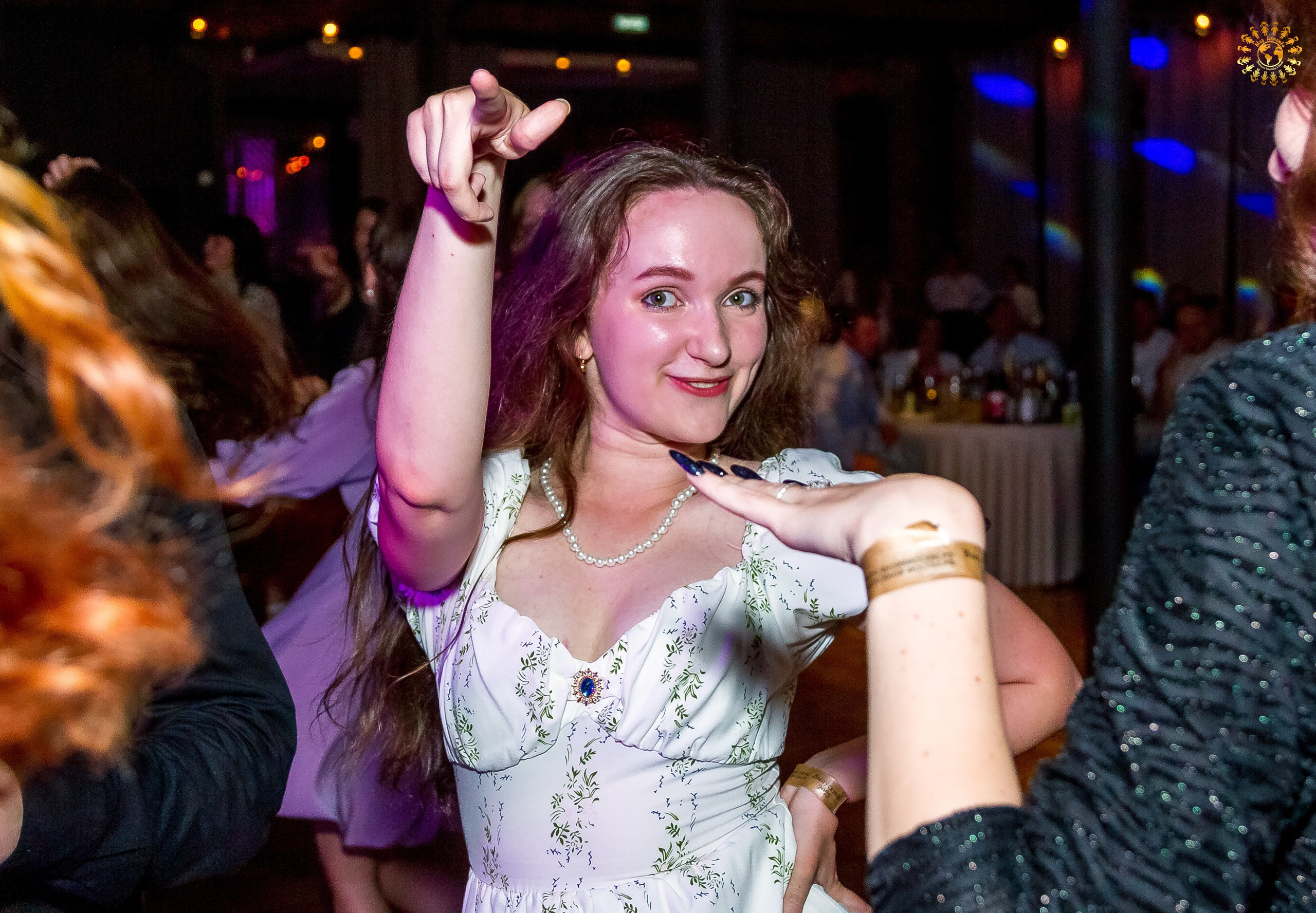 Выпускной 2023 (11-е классы) клуб «Джаггер», Москва. Репортажная съемка в Москве и области. Анималистика