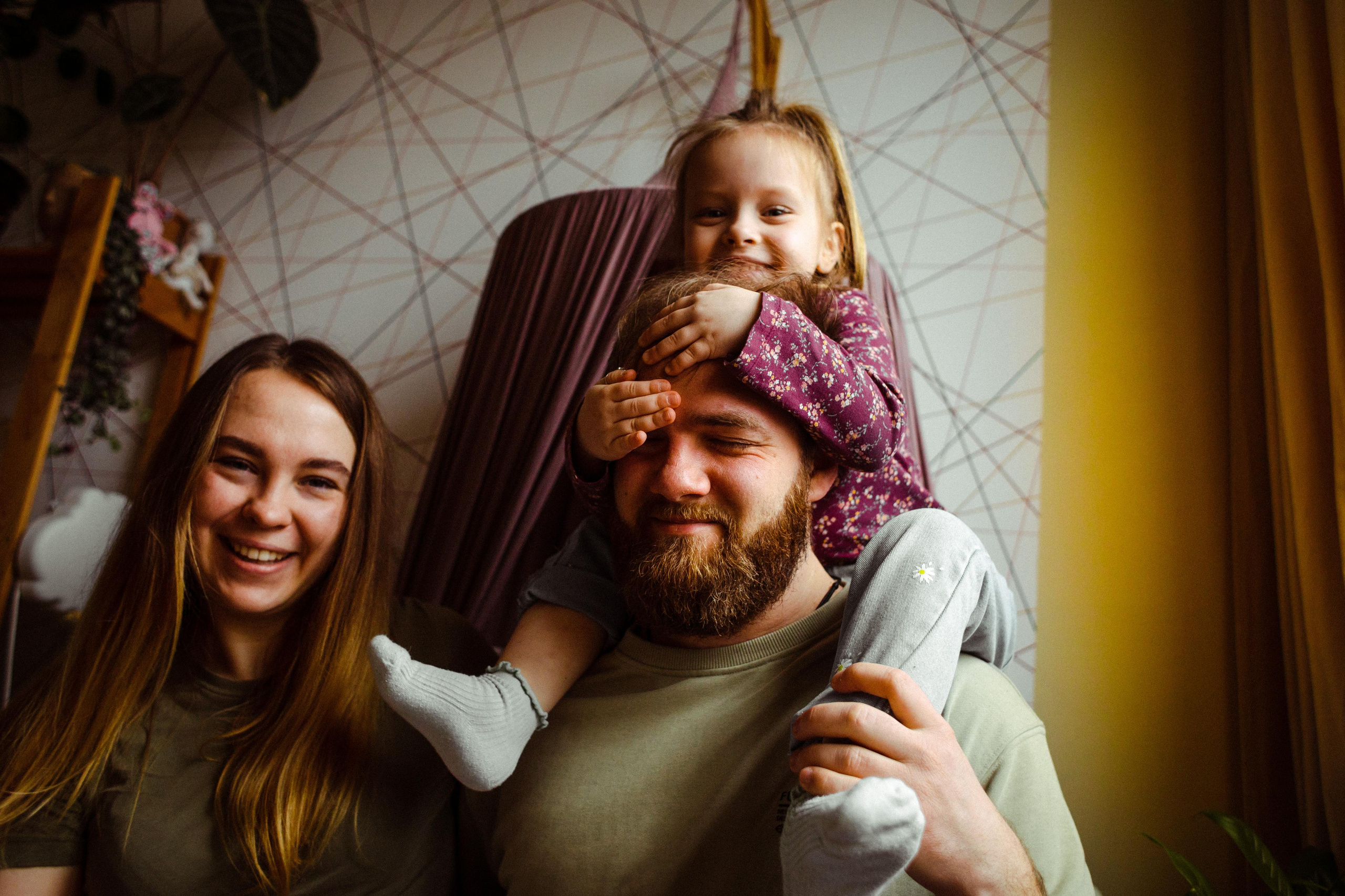 Семейная домашняя фотосессия для Саши, Кати, Услады и Ассоль. Фотограф Куянова Алина, семейные и свадебные фотосессии в Калининграде