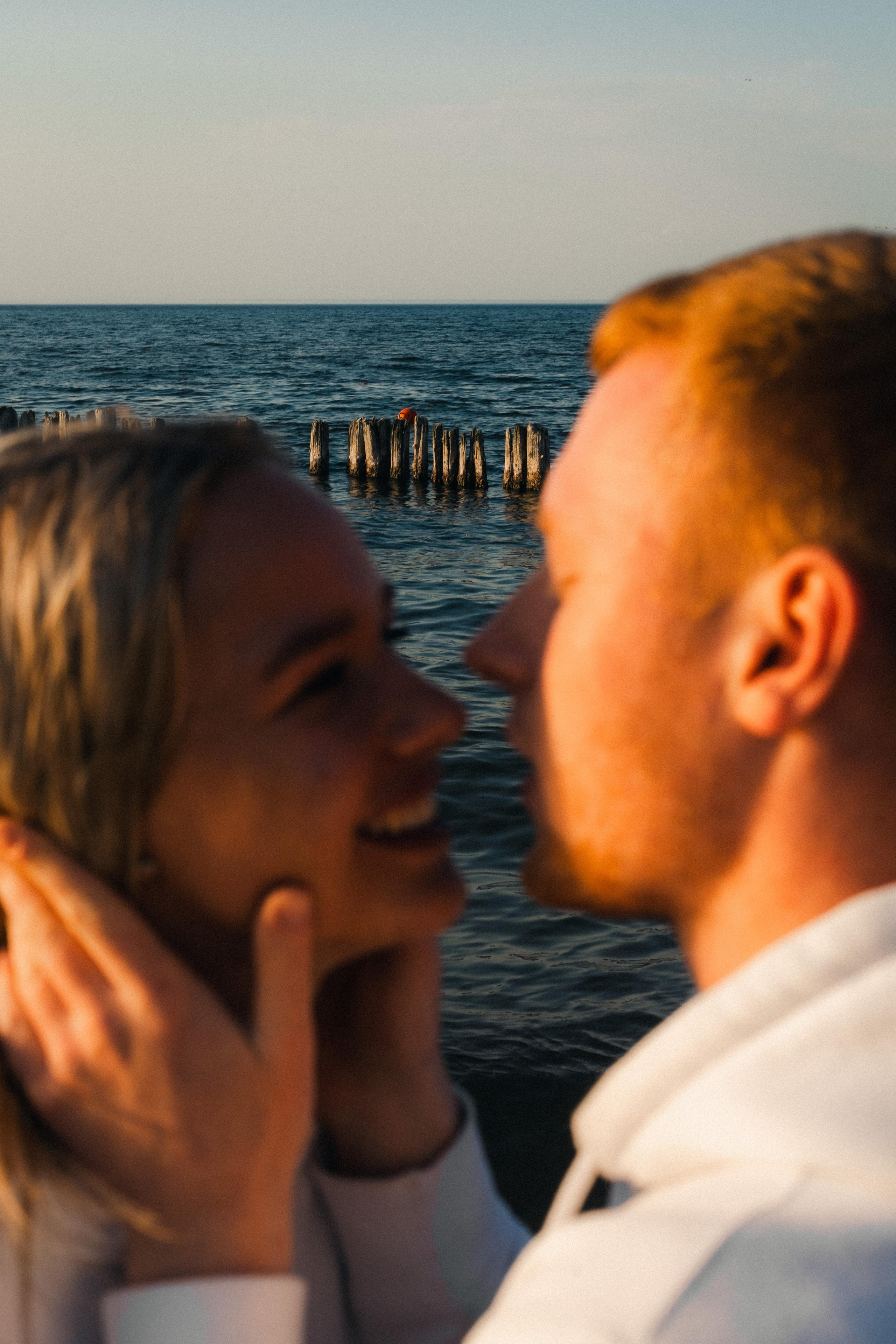 Денис и Диана в Зеленоградске у моря. Фотограф Куянова Алина, семейные и свадебные фотосессии в Калининграде