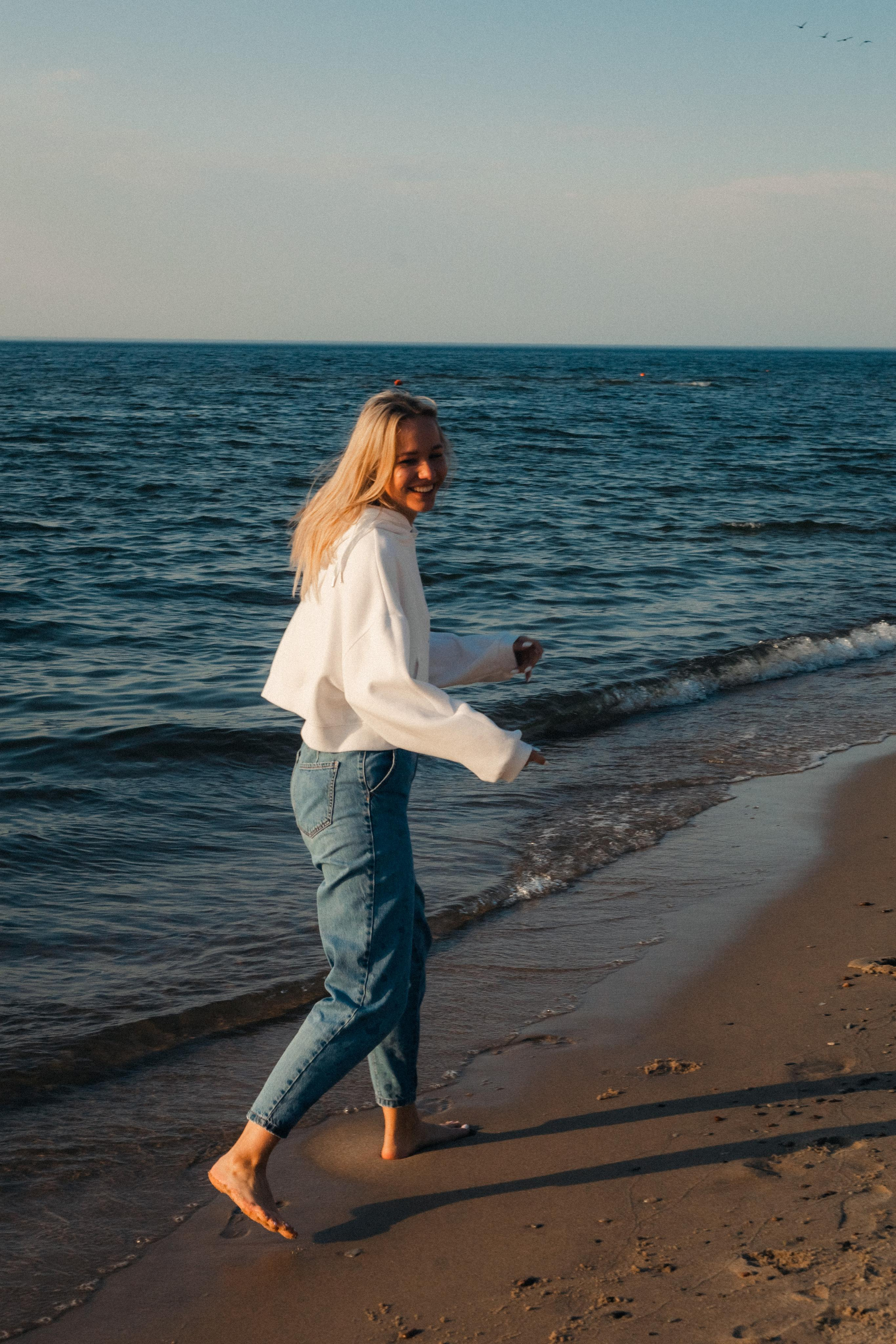 Денис и Диана в Зеленоградске у моря. Фотограф Куянова Алина, семейные и свадебные фотосессии в Калининграде