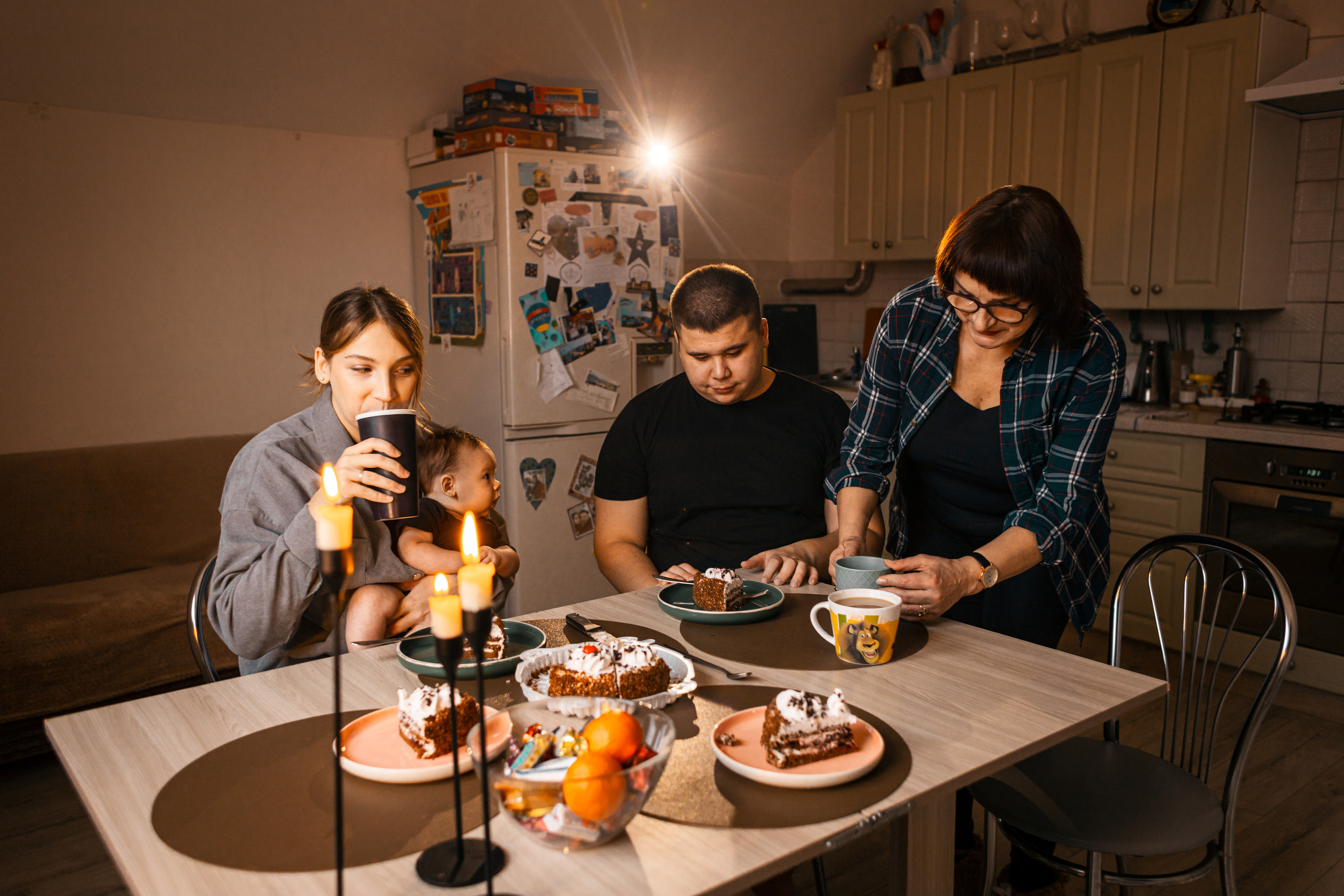 Семейная домашняя фотосессия для Антона, Марго, Тони и Леона. Фотограф Куянова Алина, семейные и свадебные фотосессии в Калининграде