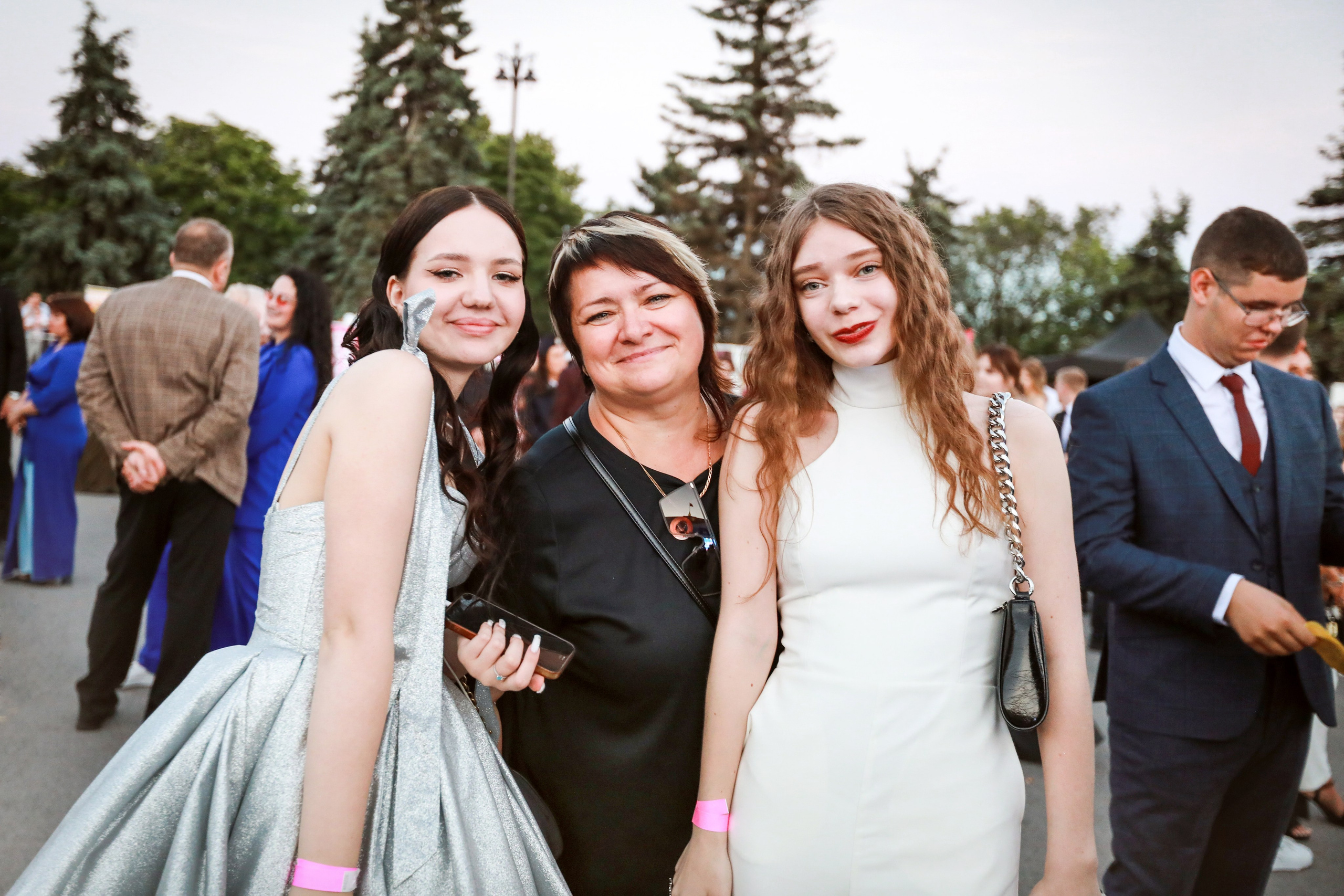 ПРО ВЫПУСКНОЙ на Площади Ленина. Medlori fotobook Выпускные альбомы в Липецке Лариса Медведева