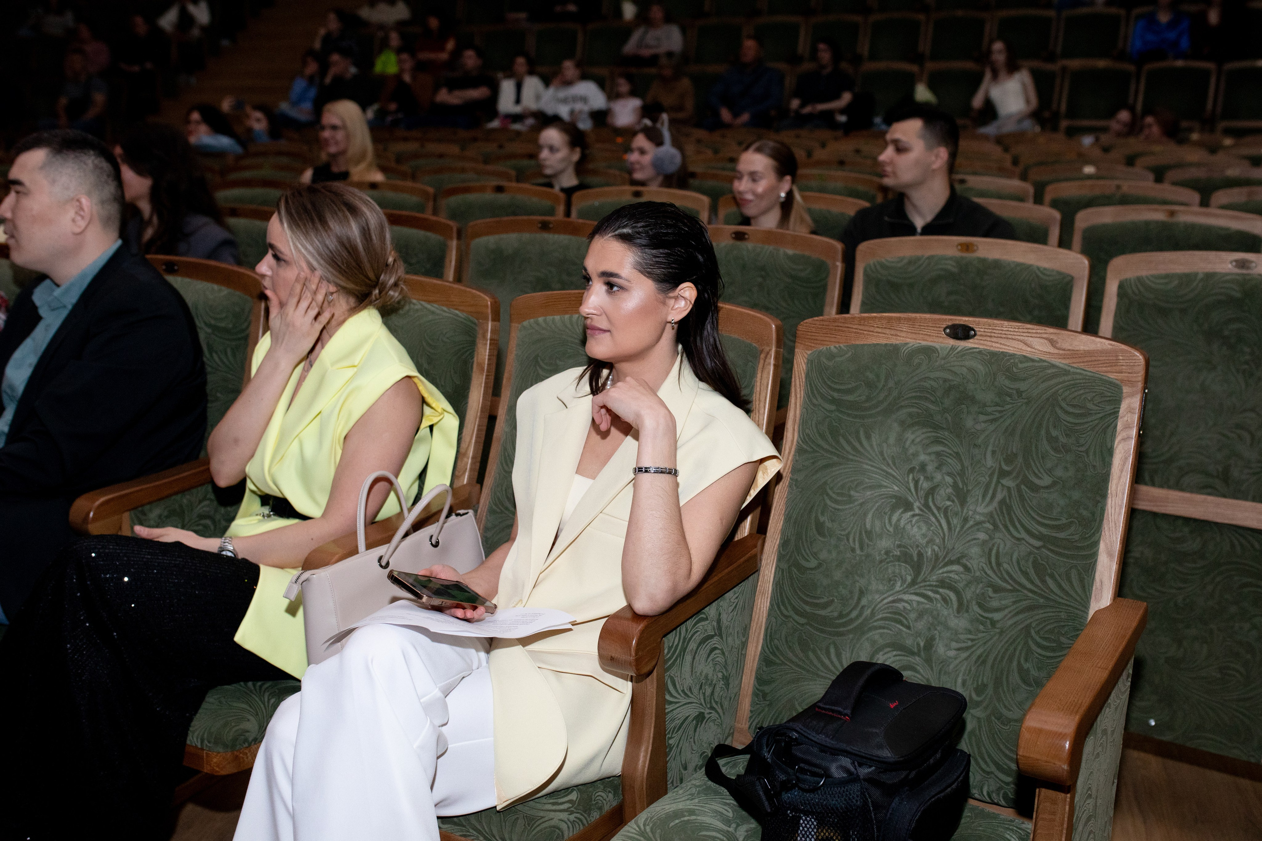 Закулисье отчетного концерта студии балета и растяжки «Левита». Фотограф в Новосибирске Ася Зверева