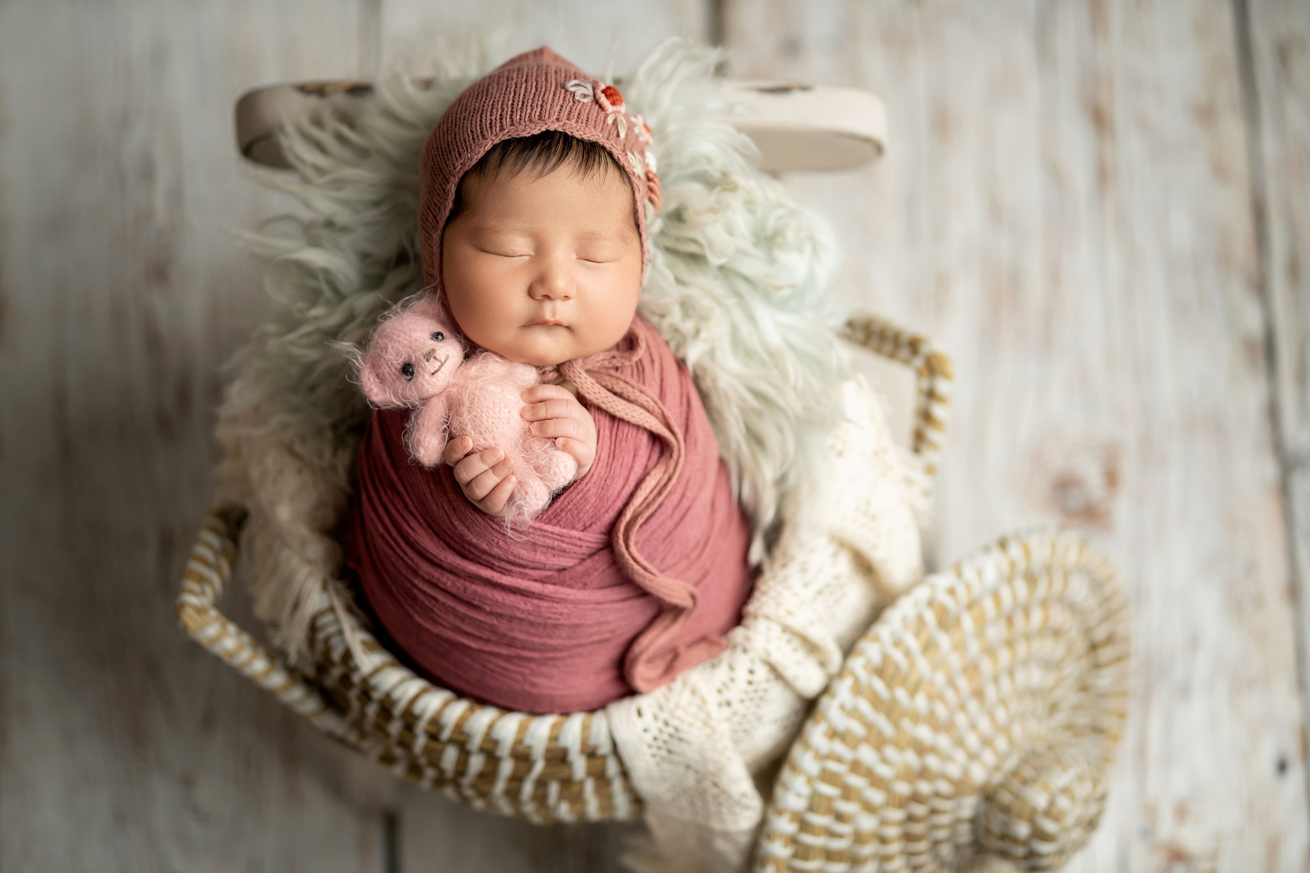 Newborn. Творческая команда Ульяшевы, свадебная и семейная фотография. Кахахста