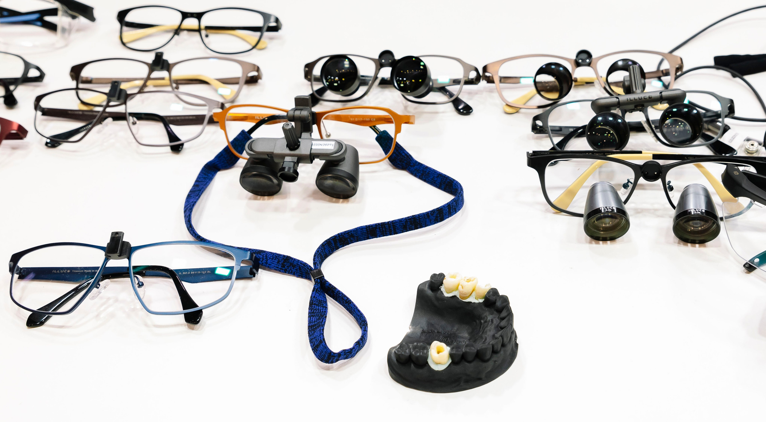 Стоматологическая выставка Dental Salon 2026. Профессиональный фотограф в Москве | Заказать фотосессию и съемку