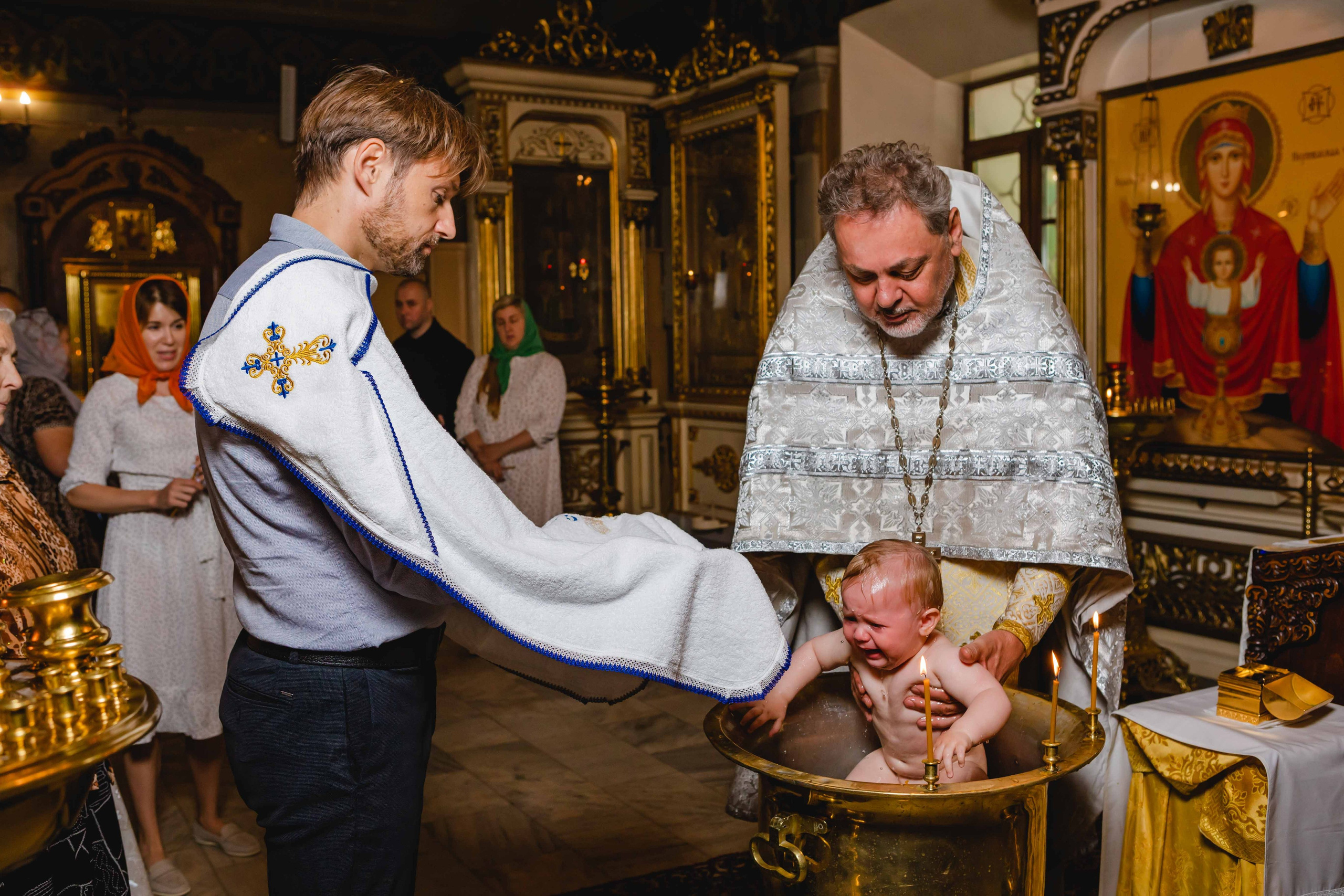 Таинство Крещения. Сайт с красивыми фотографиями и людьми