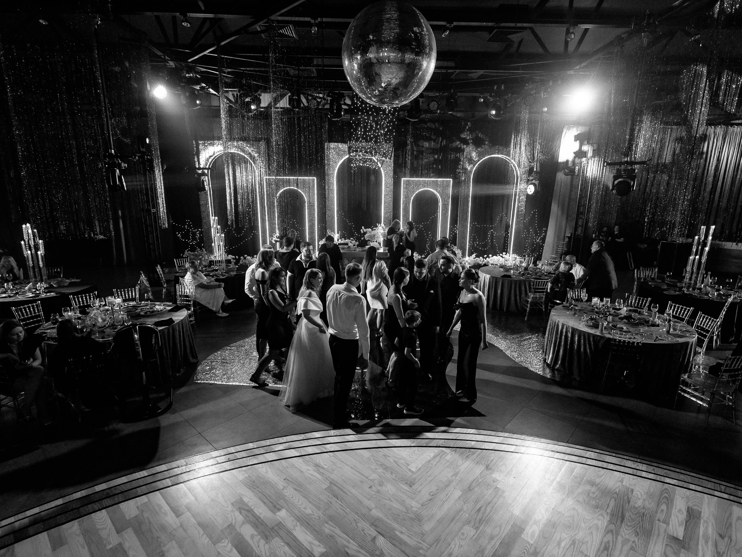 Иван и Анастасия (ART-Classic). Свадебный Fashion фотограф в Тюмени Илья Майер