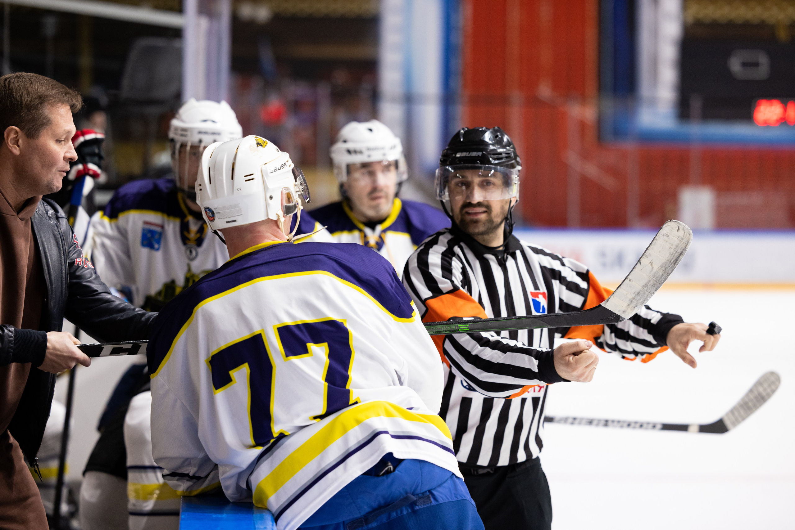 Бульдозер vs. LR-строй. Фотограф Александр Заломаев