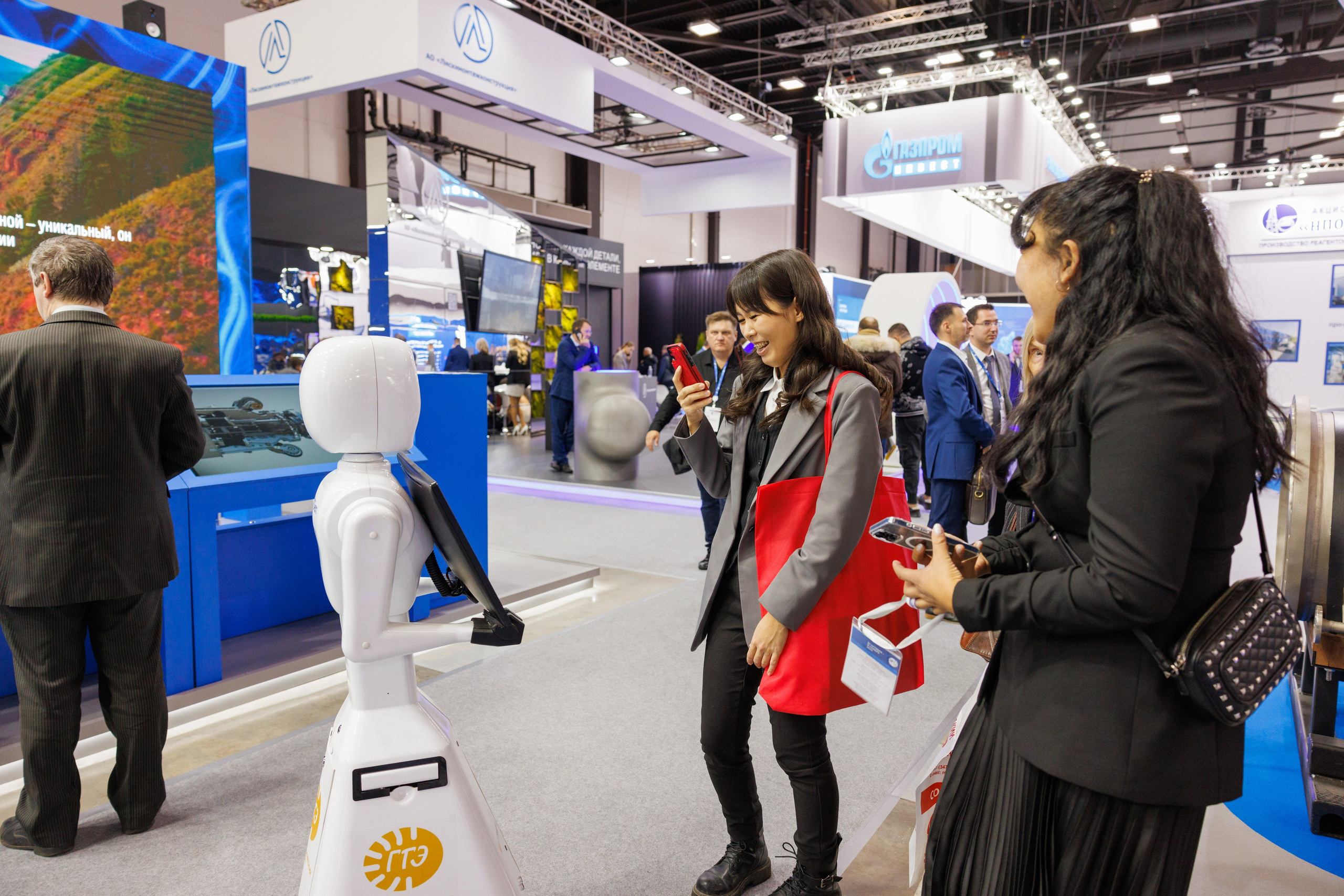 12 Петербургский международный газовый форум. Фотограф Александр Заломаев