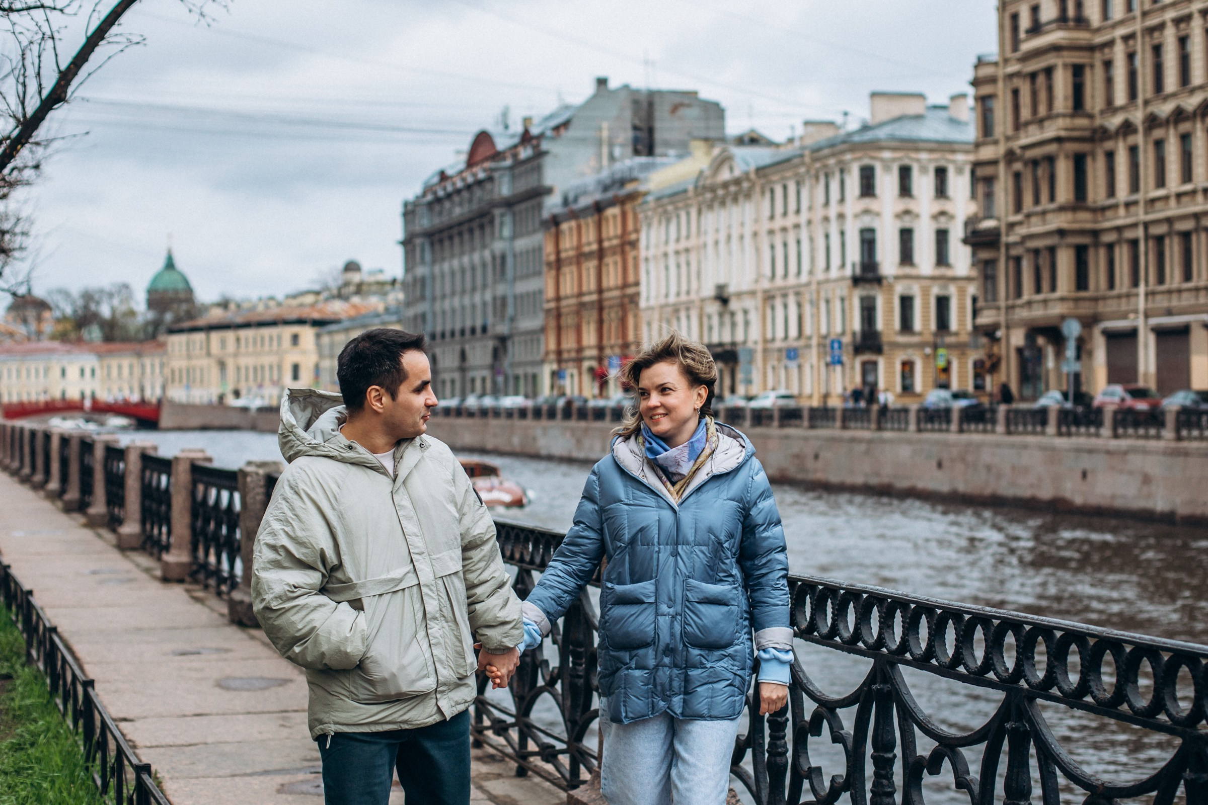 Руслан и Елена в апреле. Фотопрогулка в Петербурге. Индивидуальный и семейный фотограф в Санкт-Петербурге