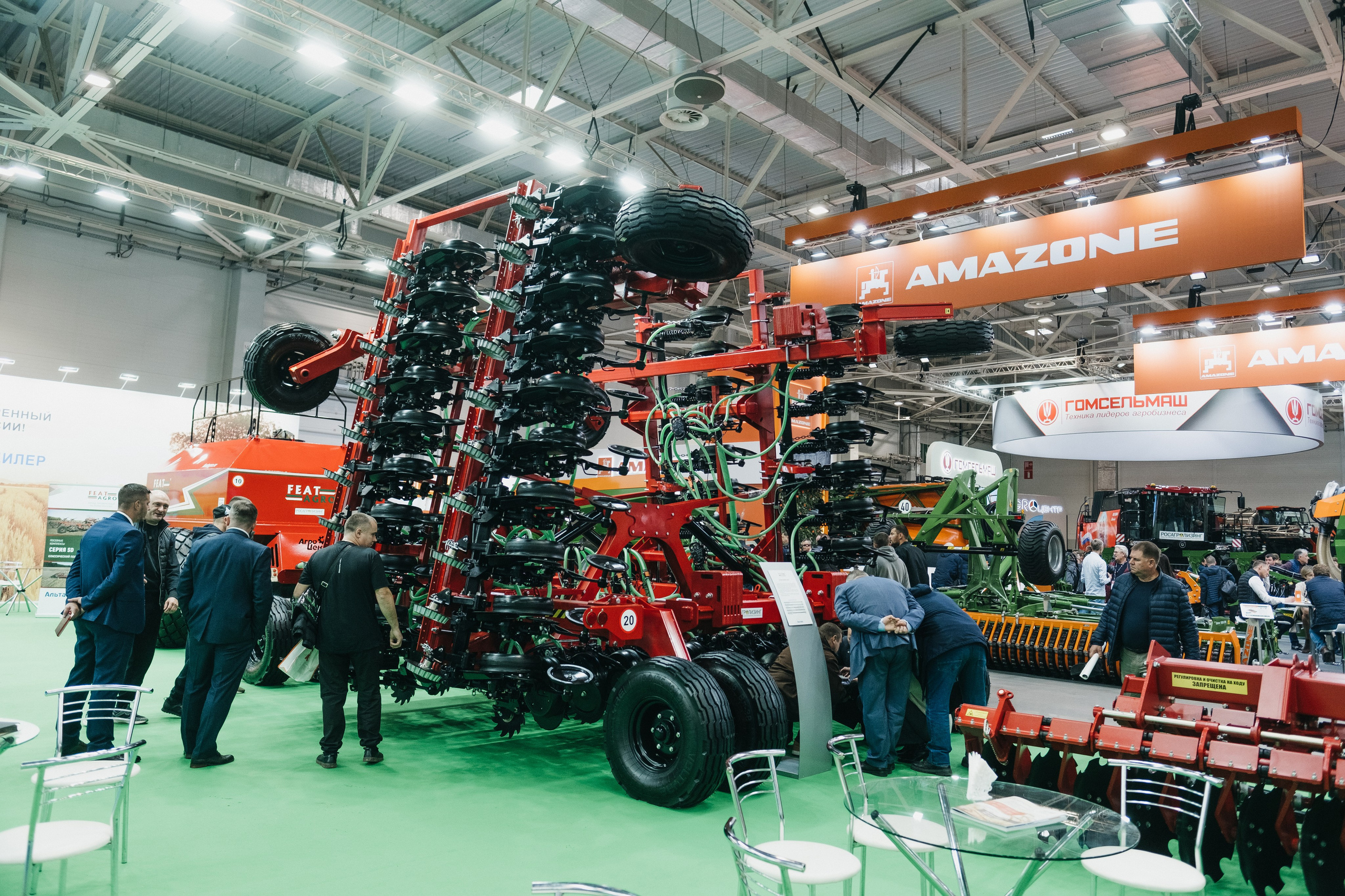 Фотограф на деловую съемку презентации, конференции. Свадебный и репортажной фотограф Денис Ожигин в Краснодаре и Краснодарском крае