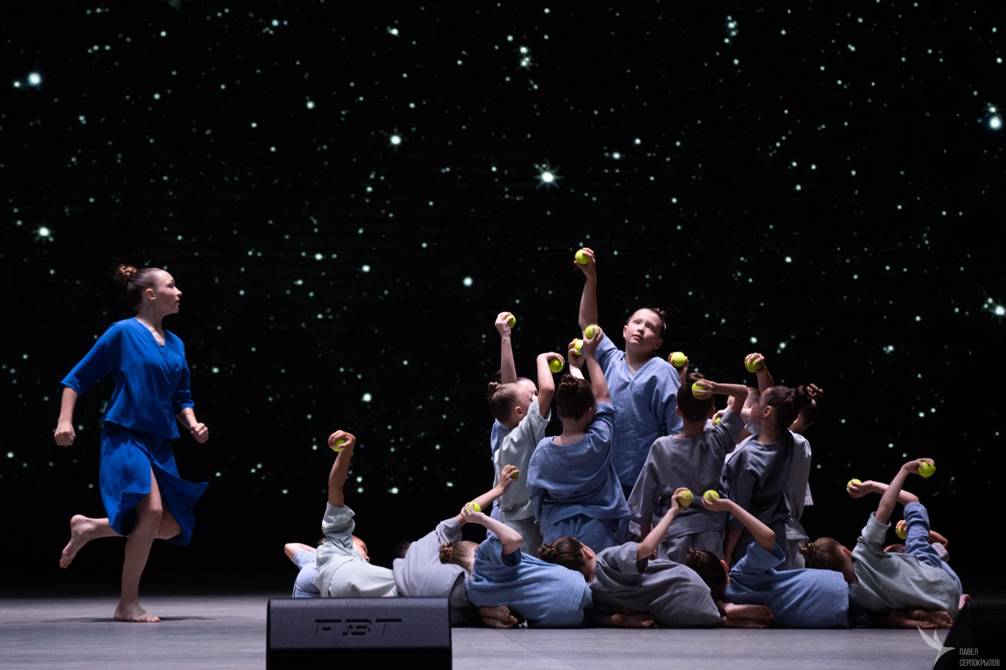 Сольный концерт хореографического ансамбля Аллегро «Сквозь тернии к звездам». Репортажный фотограф в Казани Павел Серпокрылов