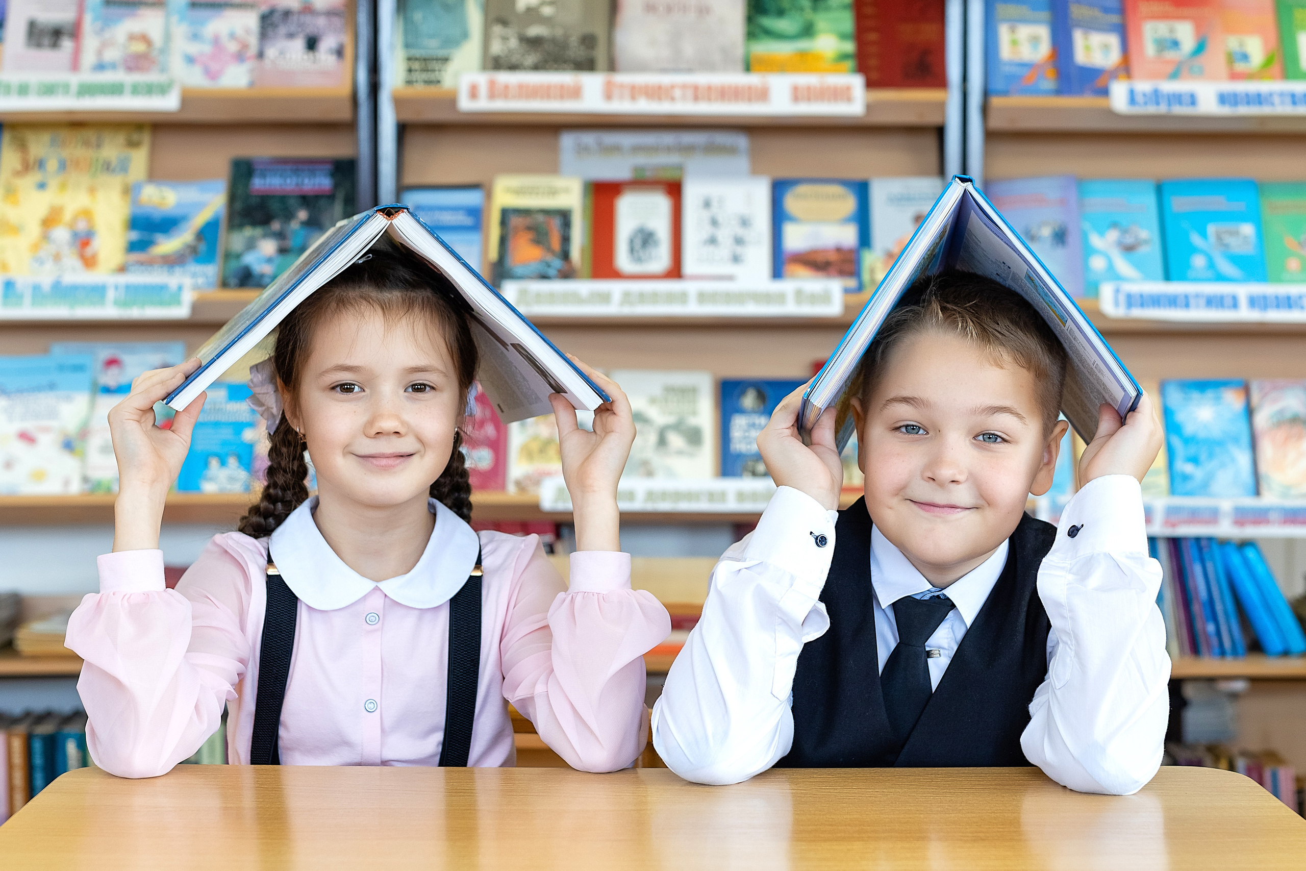 4 класс, 1-я Гимназия. Стильный выпускной альбом Владивосток фотограф Вероника Мигачева