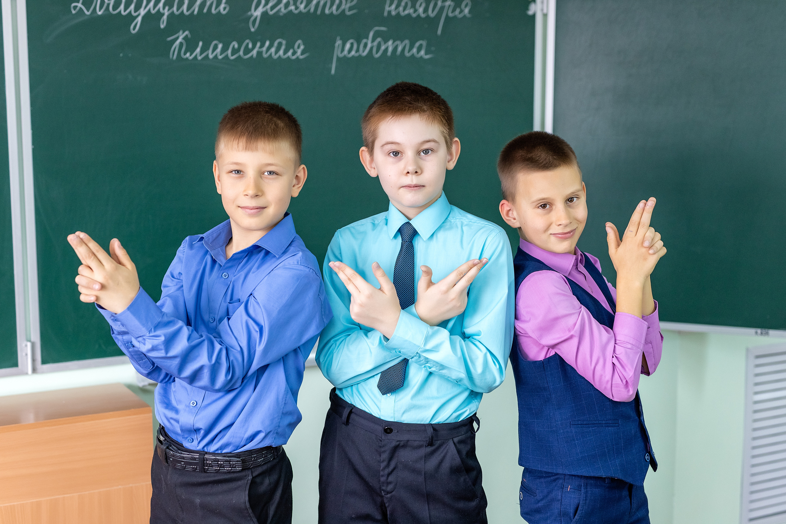 4 класс, 1-я Гимназия. Стильный выпускной альбом Владивосток фотограф Вероника Мигачева