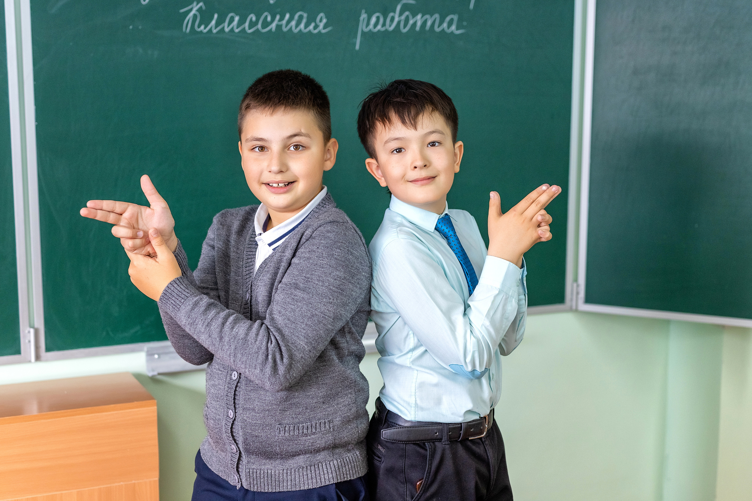 4 класс, 1-я Гимназия. Стильный выпускной альбом Владивосток фотограф Вероника Мигачева