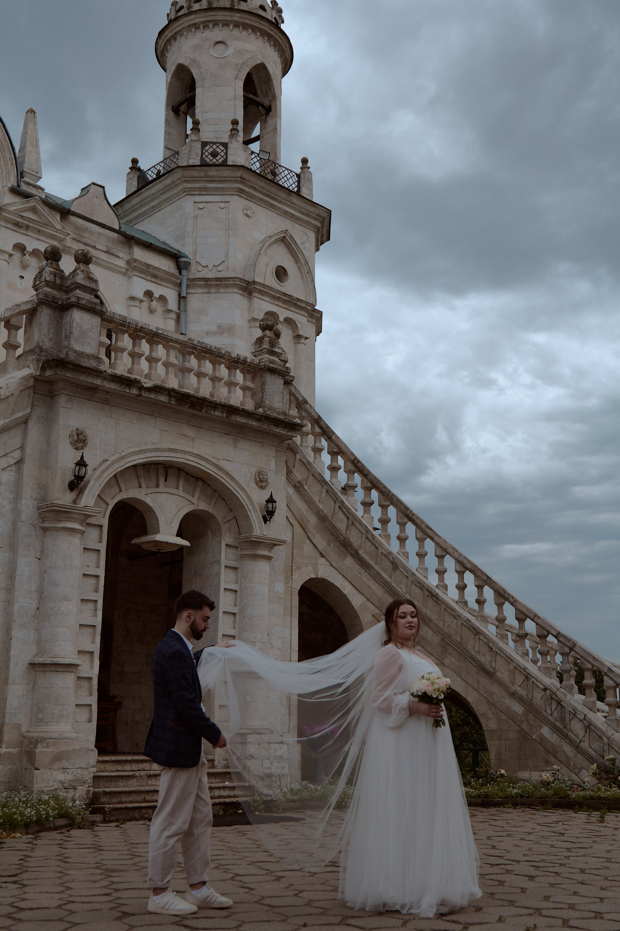 Виктория и Даниэль. Владимирский храм. Фотограф лавстори Москва/МО Приятелева Ангелина