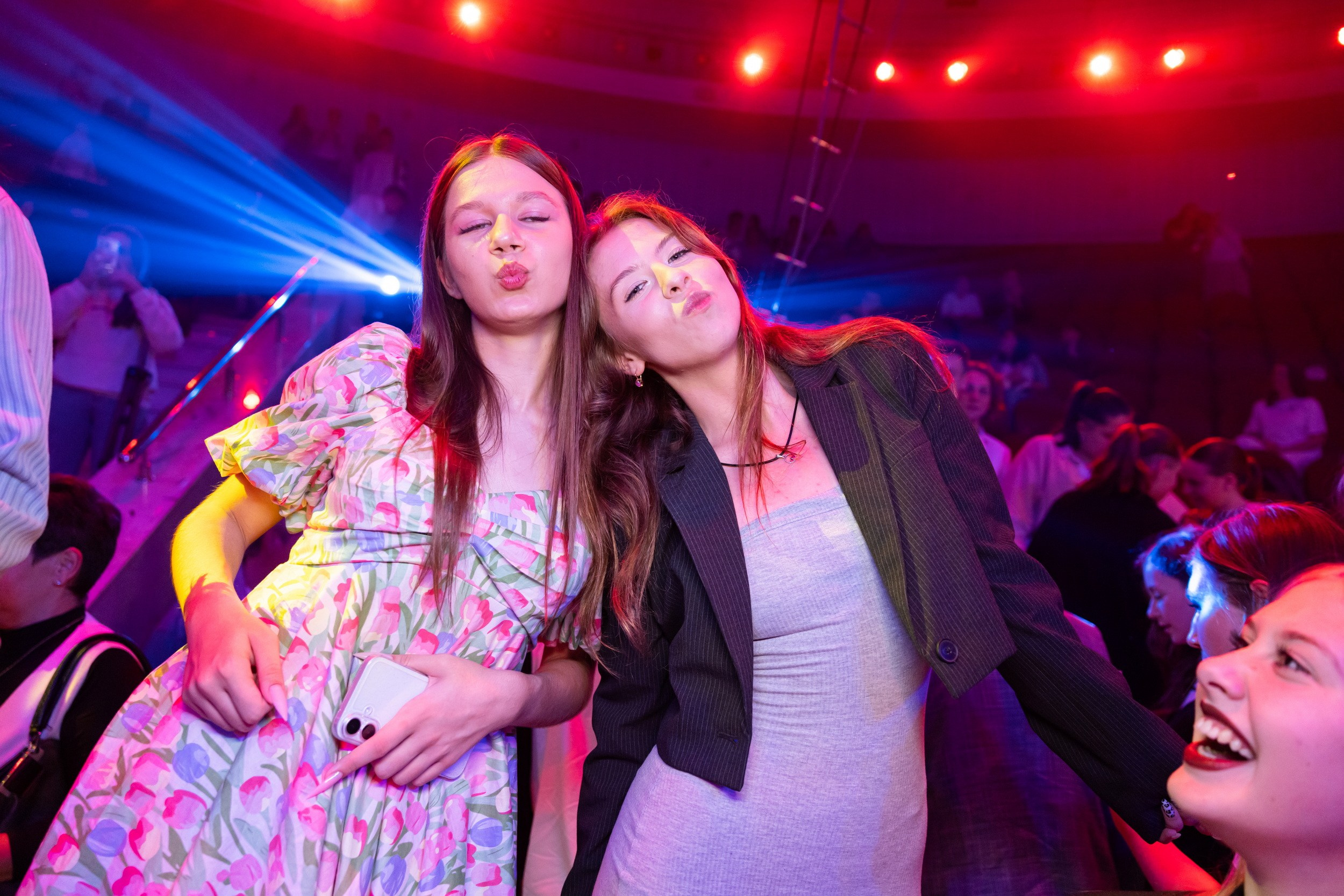 Городской бал выпускников (24 июня 2025). Репортажный фотограф Алексей Пирязев