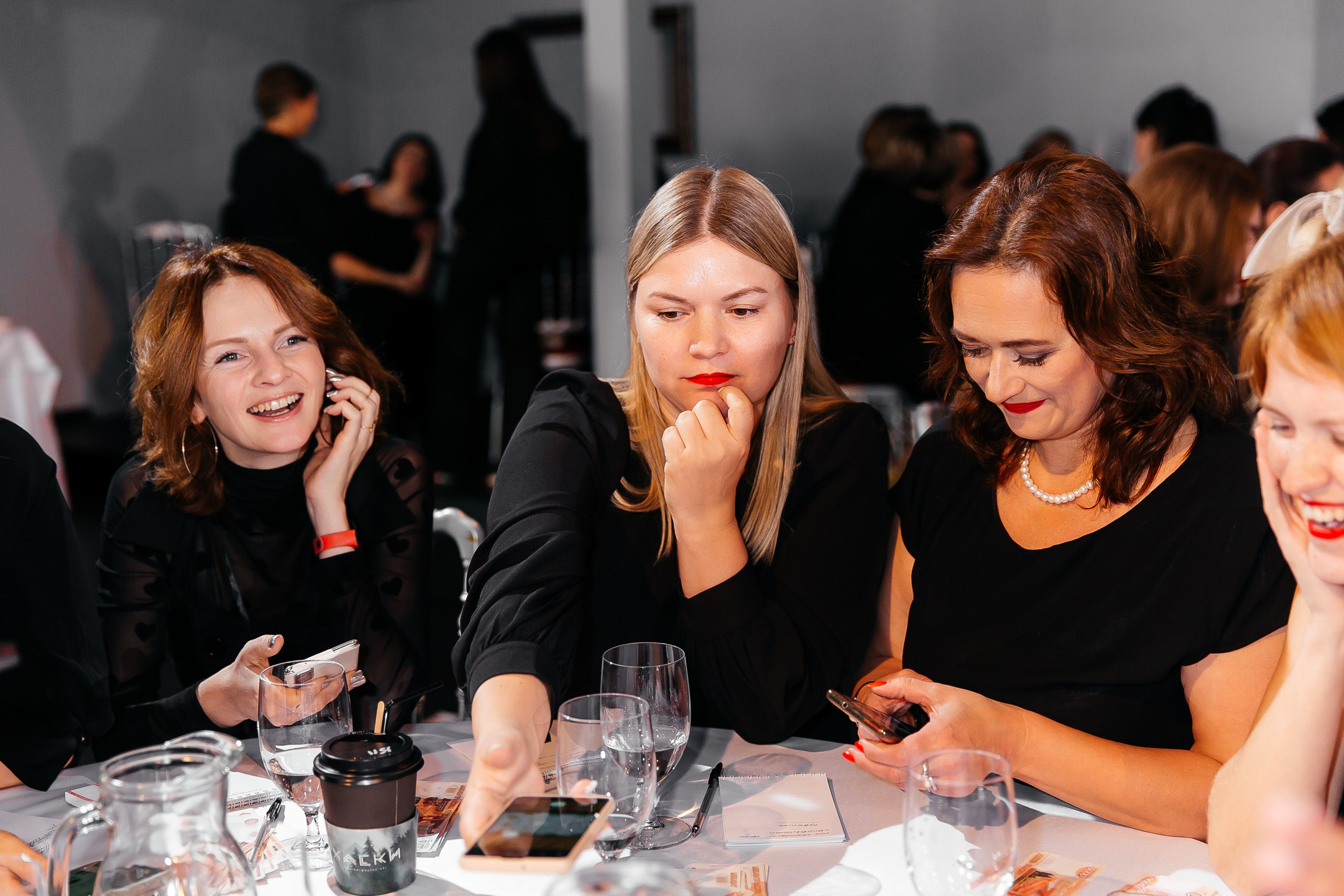 Фотозона+выступление спикеров. Фотограф в Красноярске Надежда Воскресенская