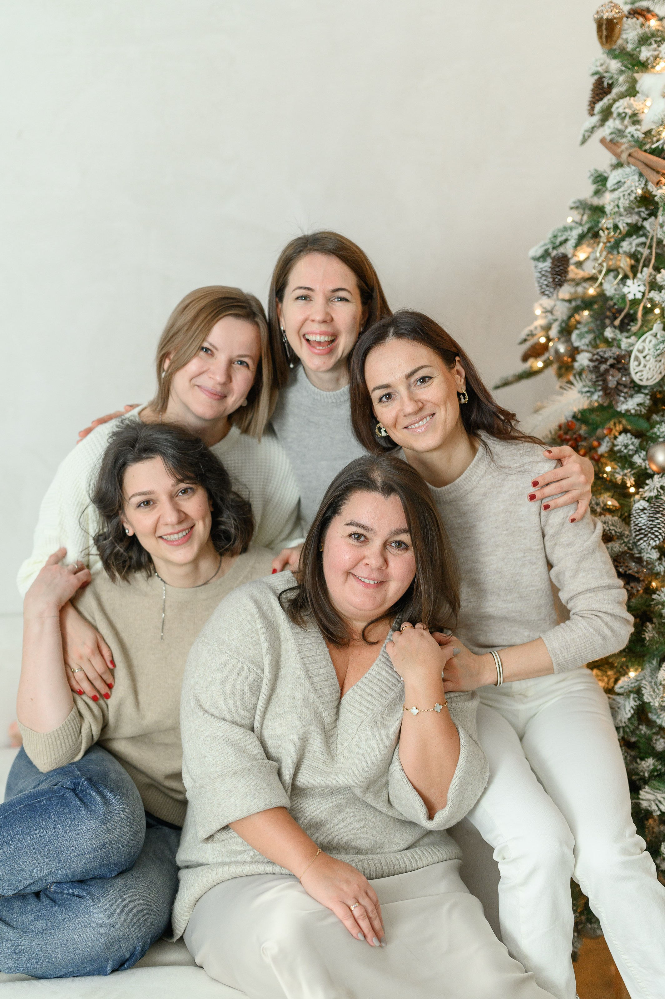 Новогодняя фотосессия с подругами в фотостудии Мимика, зал Фуджи. Semerlina.ru