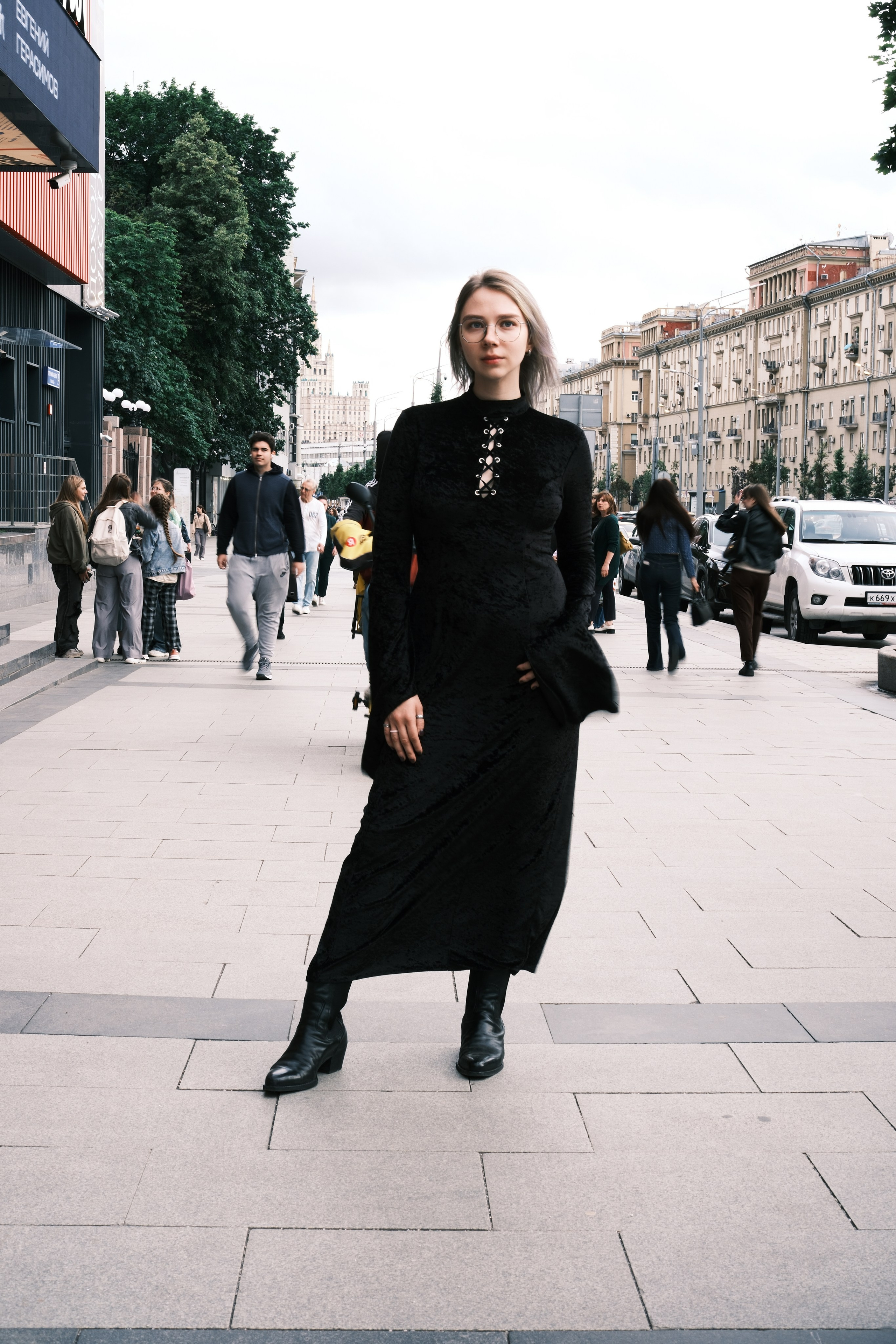 Александра — стритик. Фотограф в Москве Михаил Елизарьев