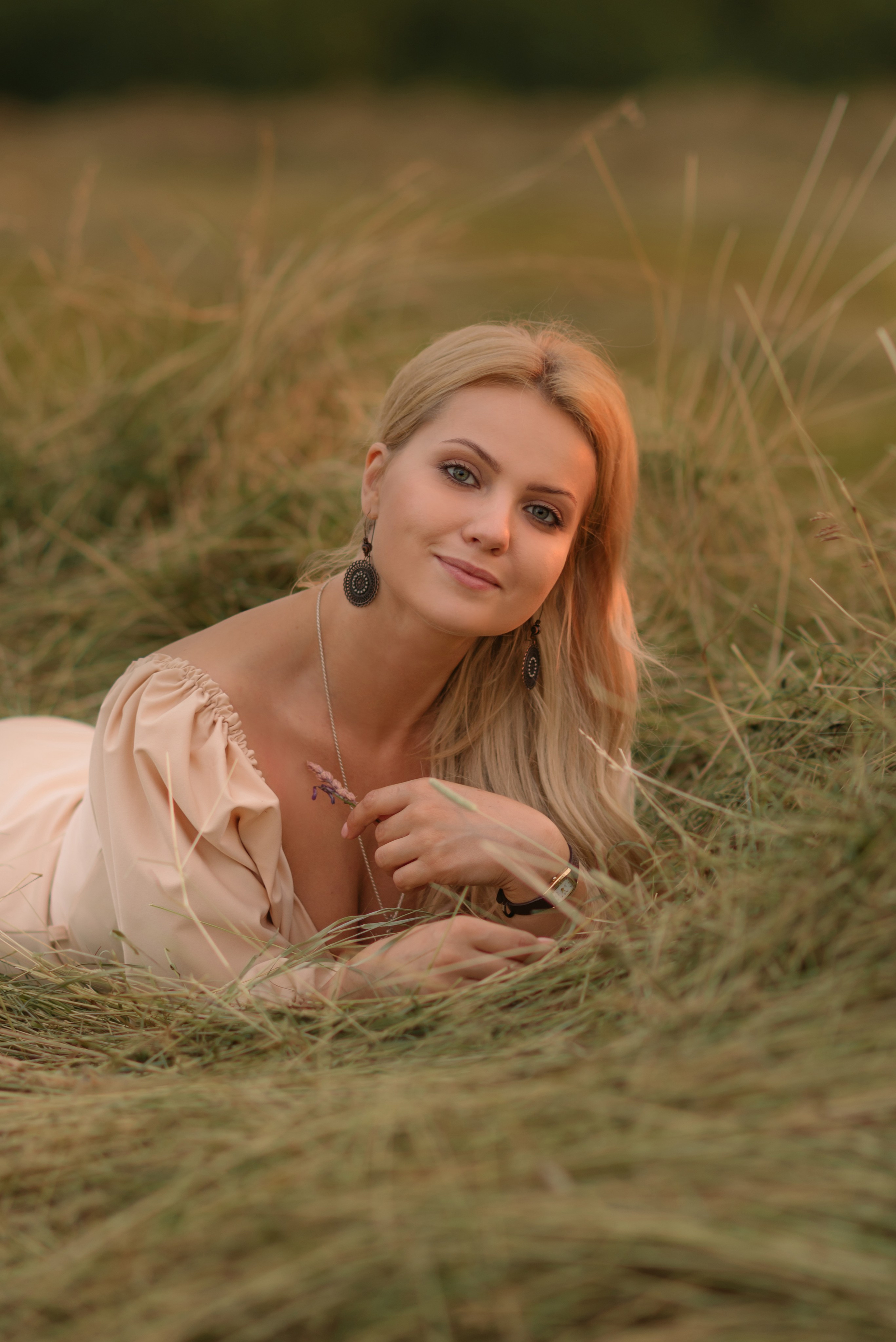 Фотосессия в стогах. Фотограф Юлия Кондратьева