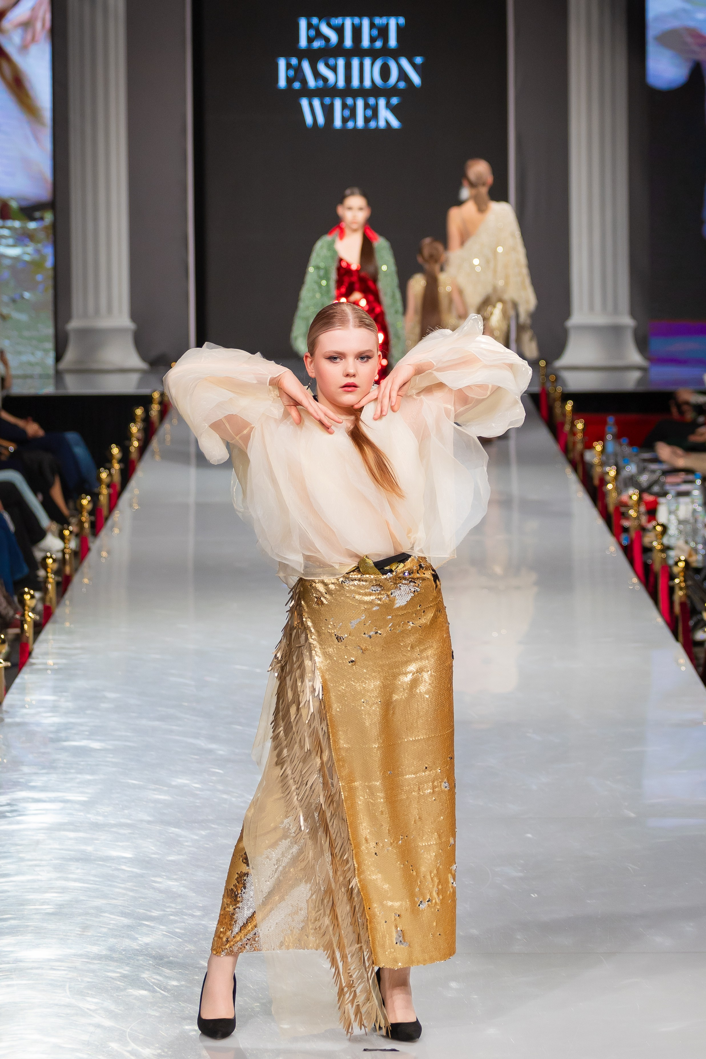 Estet Fashion Week. Photomantis