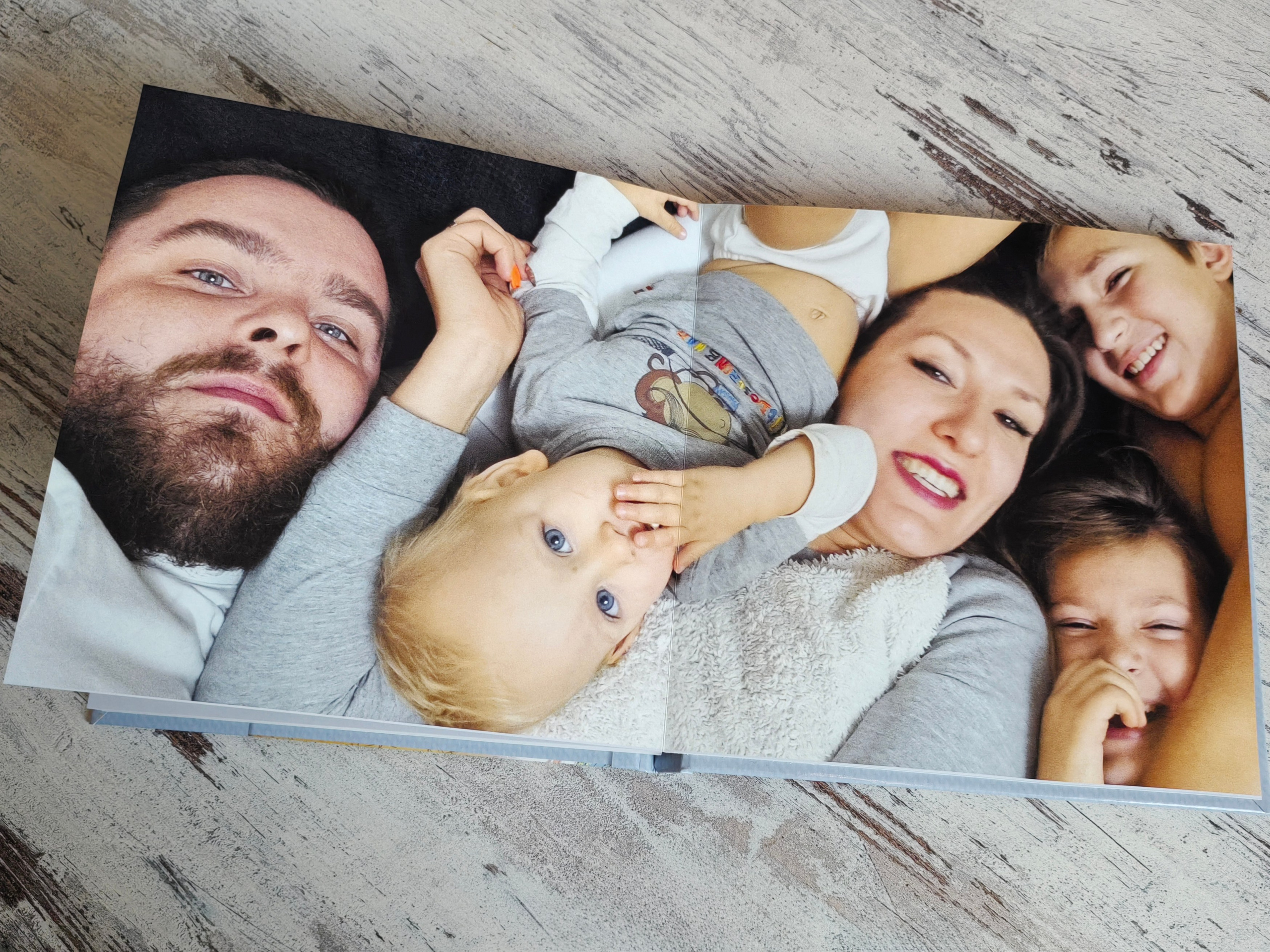 Из две тысячи двадцать шестого. (Послание родителей детям). Авторские Фотокниги. Елена Моменто