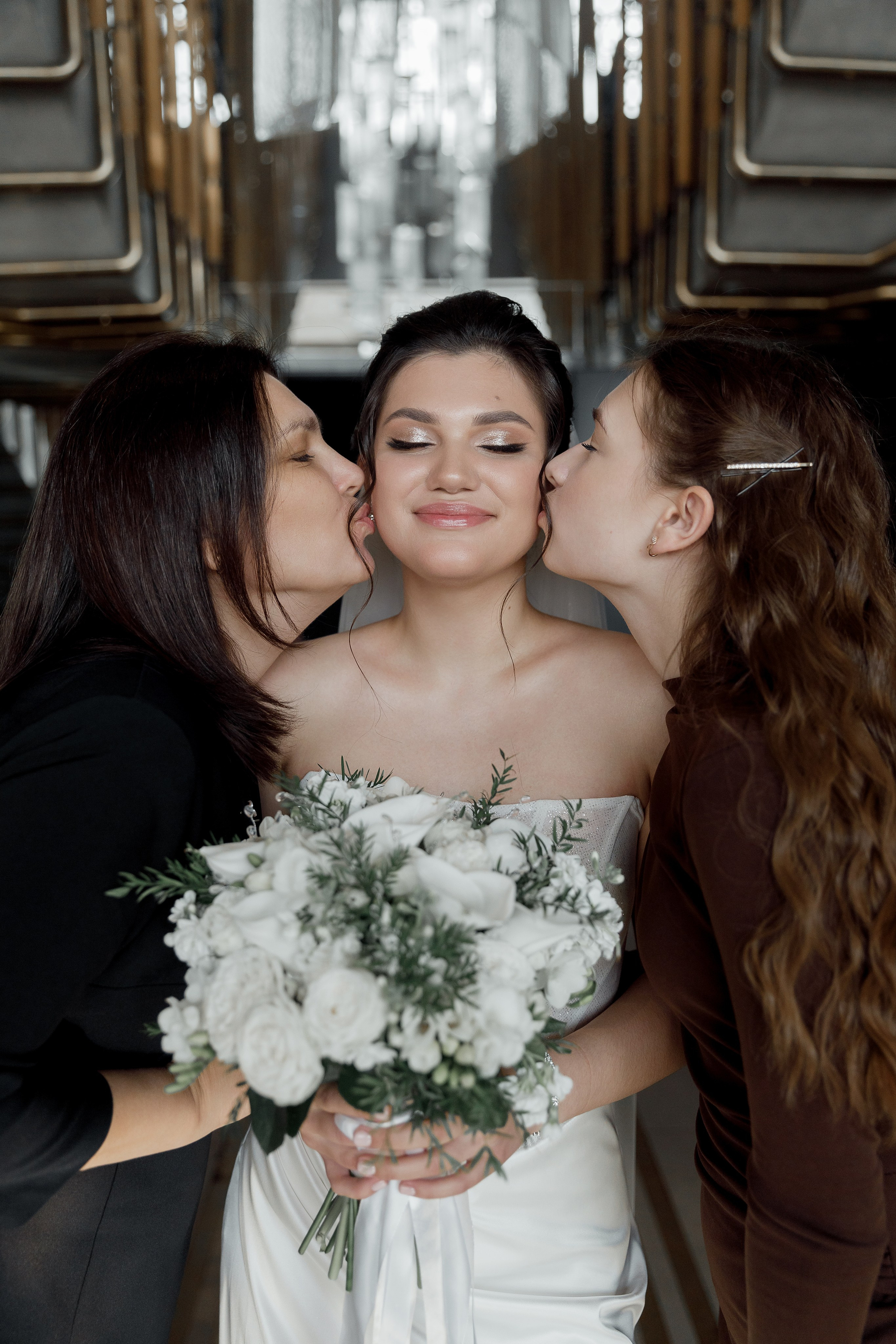 Паша&Настя (роспись Москва-сити Birds). Фотограф в Москве Юлия Хамзина