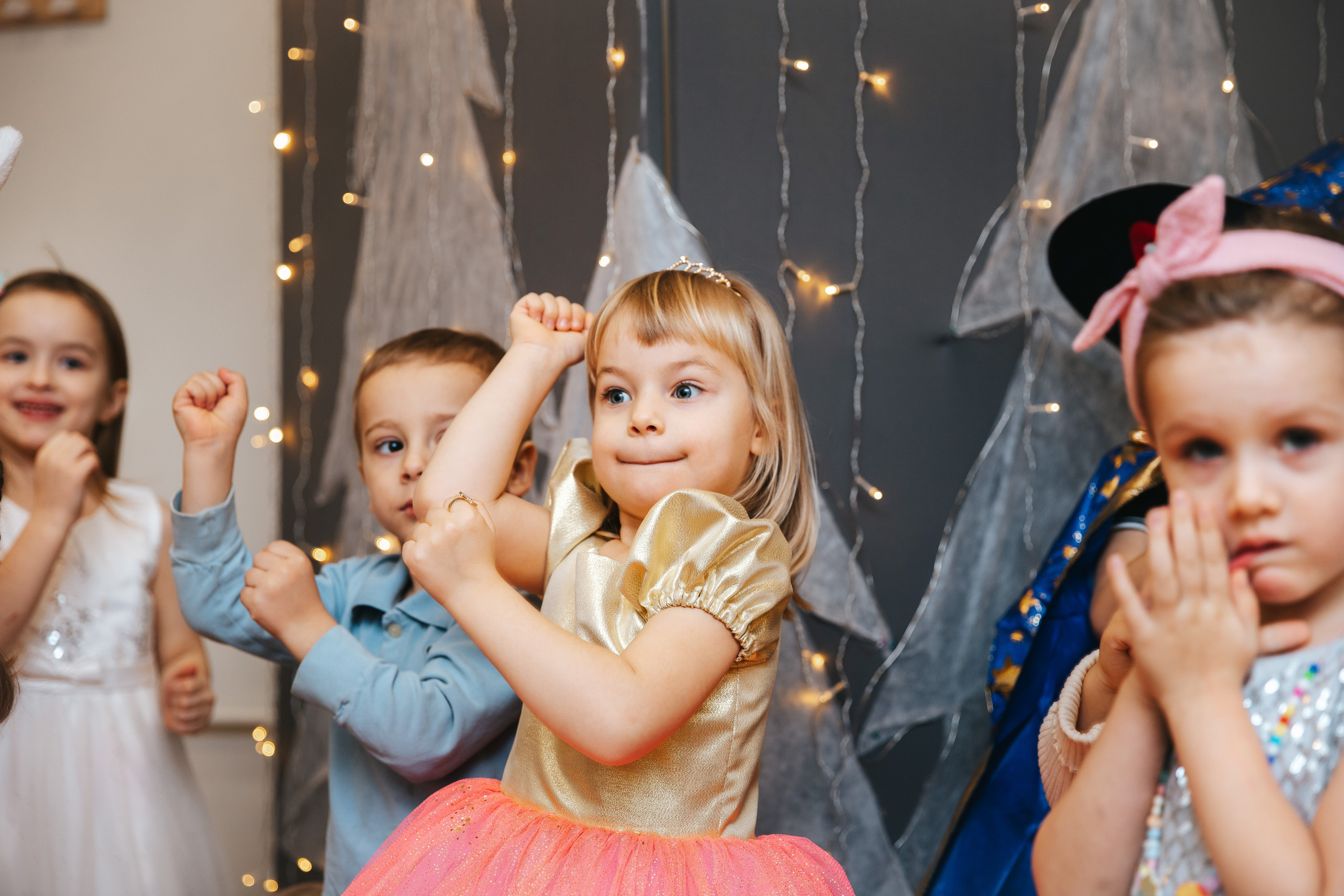 Новогодний утренник в Монтессори-садике. Семейный lifestyle фотограф в Санкт-Петербурге Людмила Пахомова