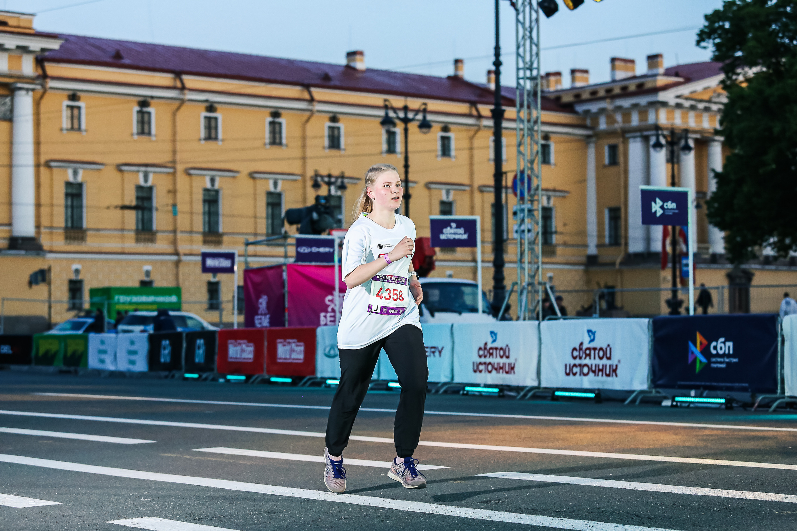 Марафон Белые Ночи 2023. Сергей Гусев — спортивная фотография, виртуальные туры, 3д панорамы