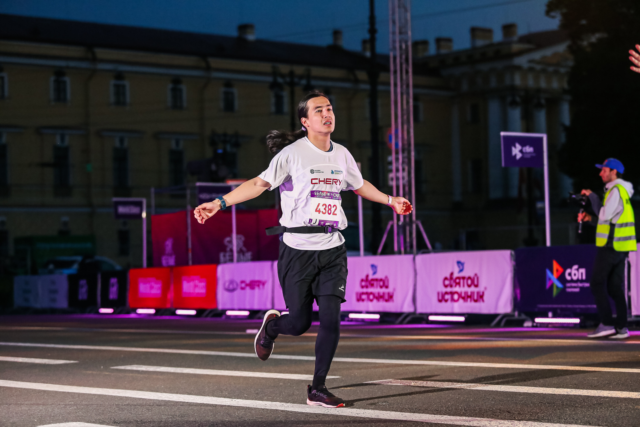 Марафон Белые Ночи 2023. Сергей Гусев — спортивная фотография, виртуальные туры, 3д панорамы