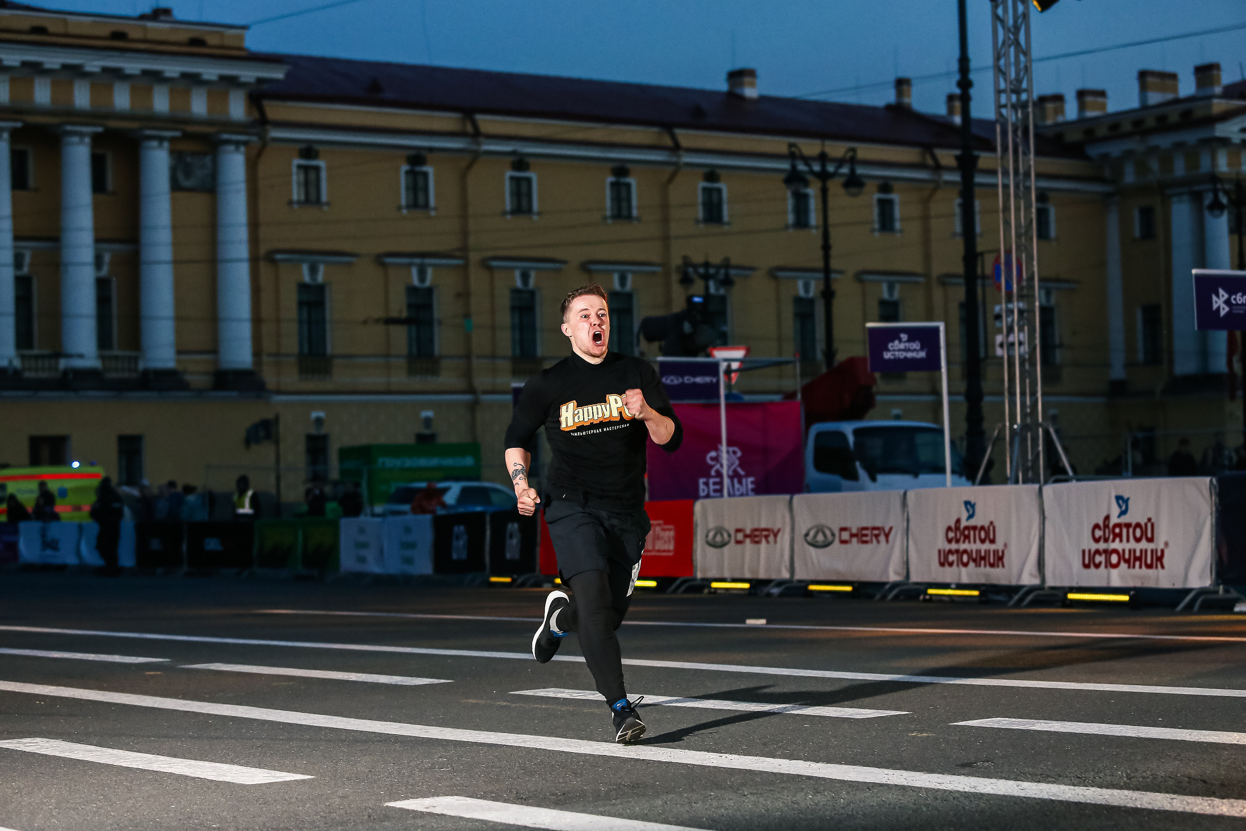 Марафон Белые Ночи 2023. Сергей Гусев — спортивная фотография, виртуальные туры, 3д панорамы