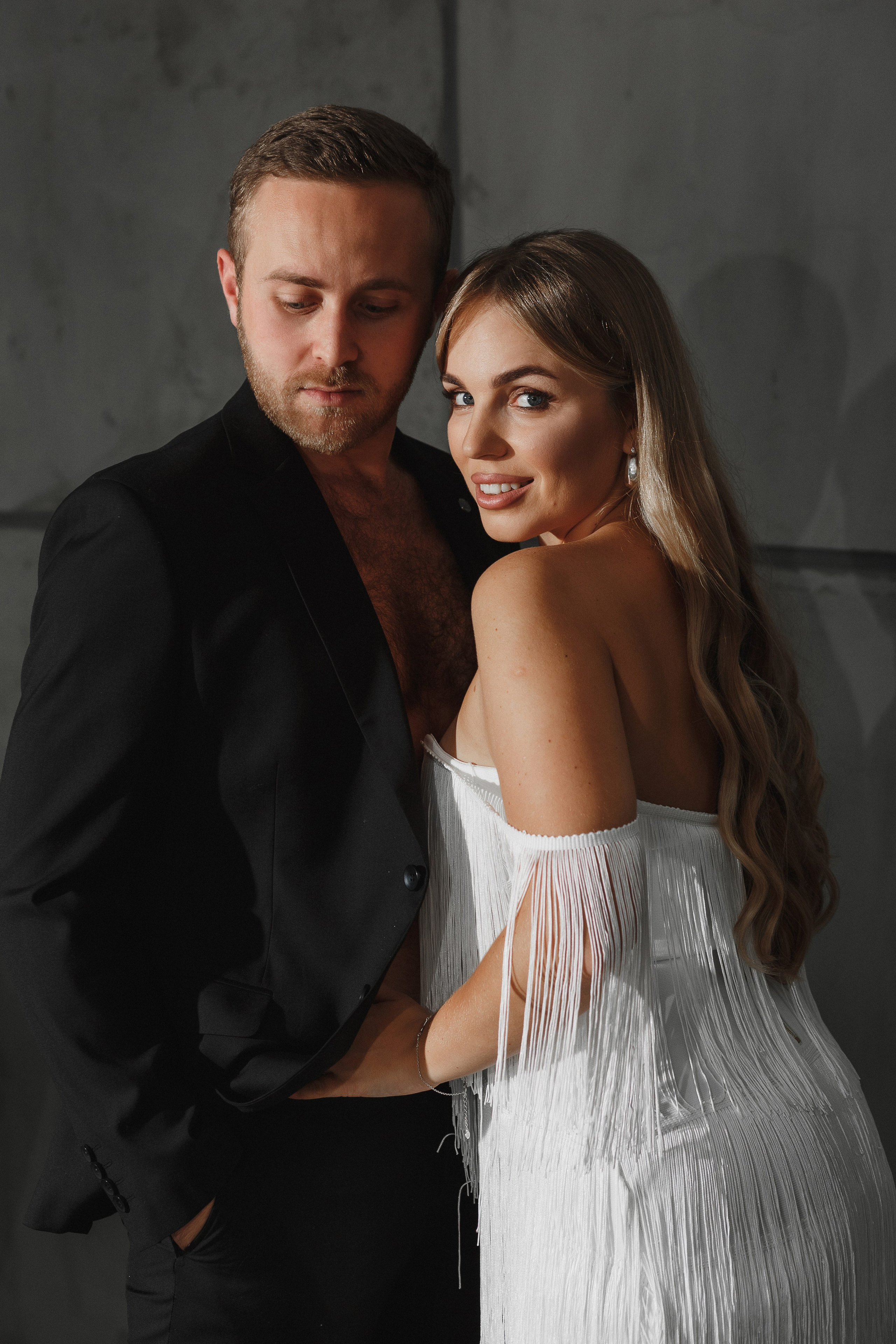 Любовь в объективе: Олег и Настя в фотостудии Таганрога. Свадебный и семейный фотограф в Таганроге Бакарюк Антон