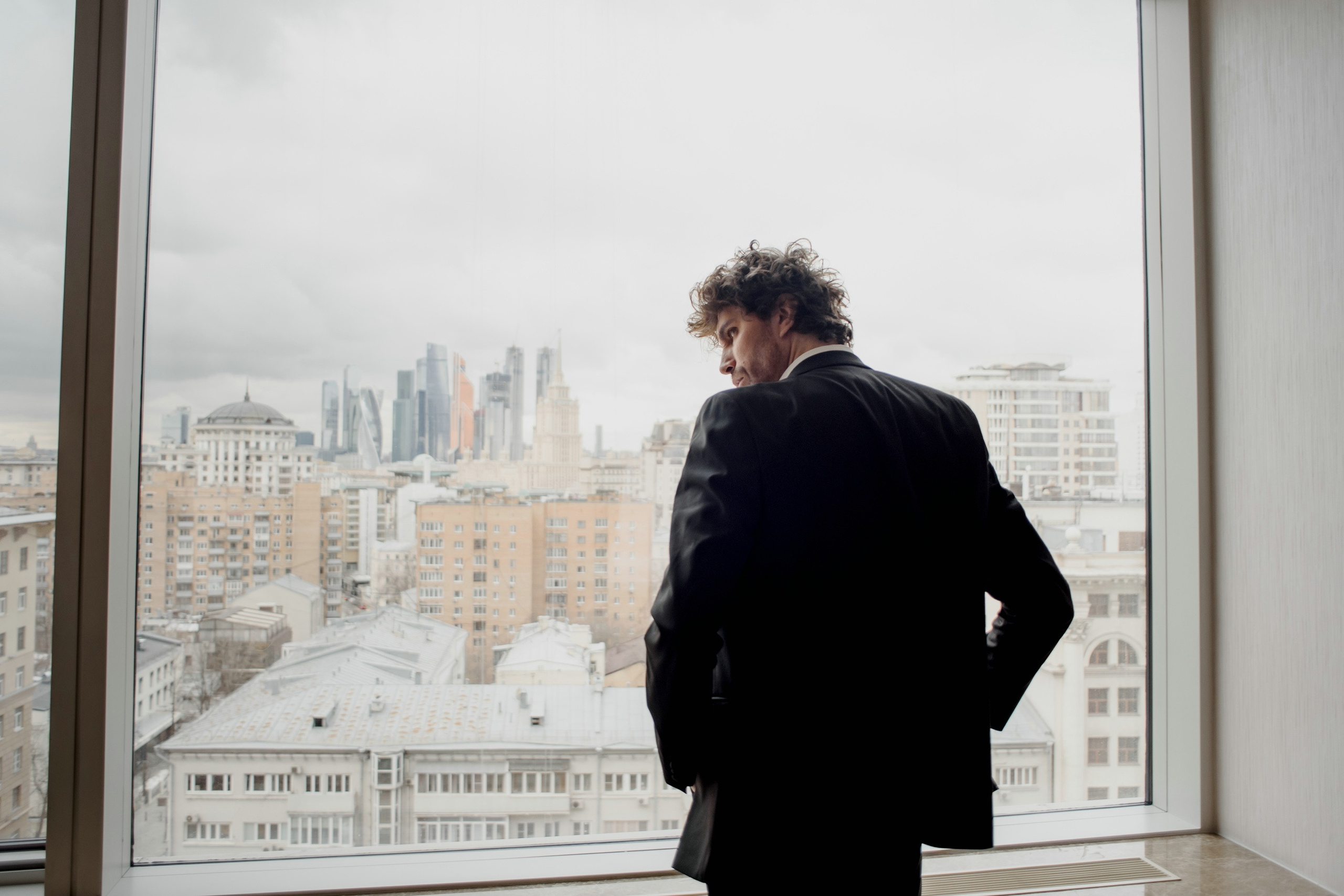 Стильная свадебная фотосессия в отеле Lotte Plaza. Свадебный и семейный фотограф в Москве Светлана Зоткина