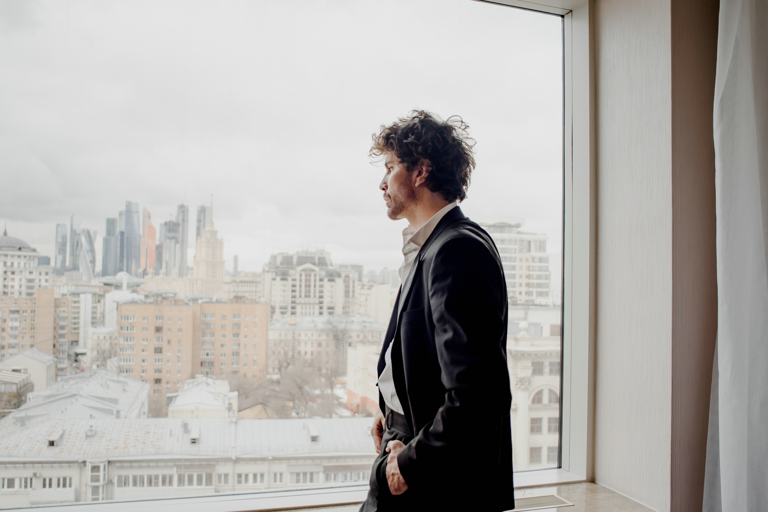 Стильная свадебная фотосессия в отеле Lotte Plaza. Свадебный и семейный фотограф в Москве Светлана Зоткина