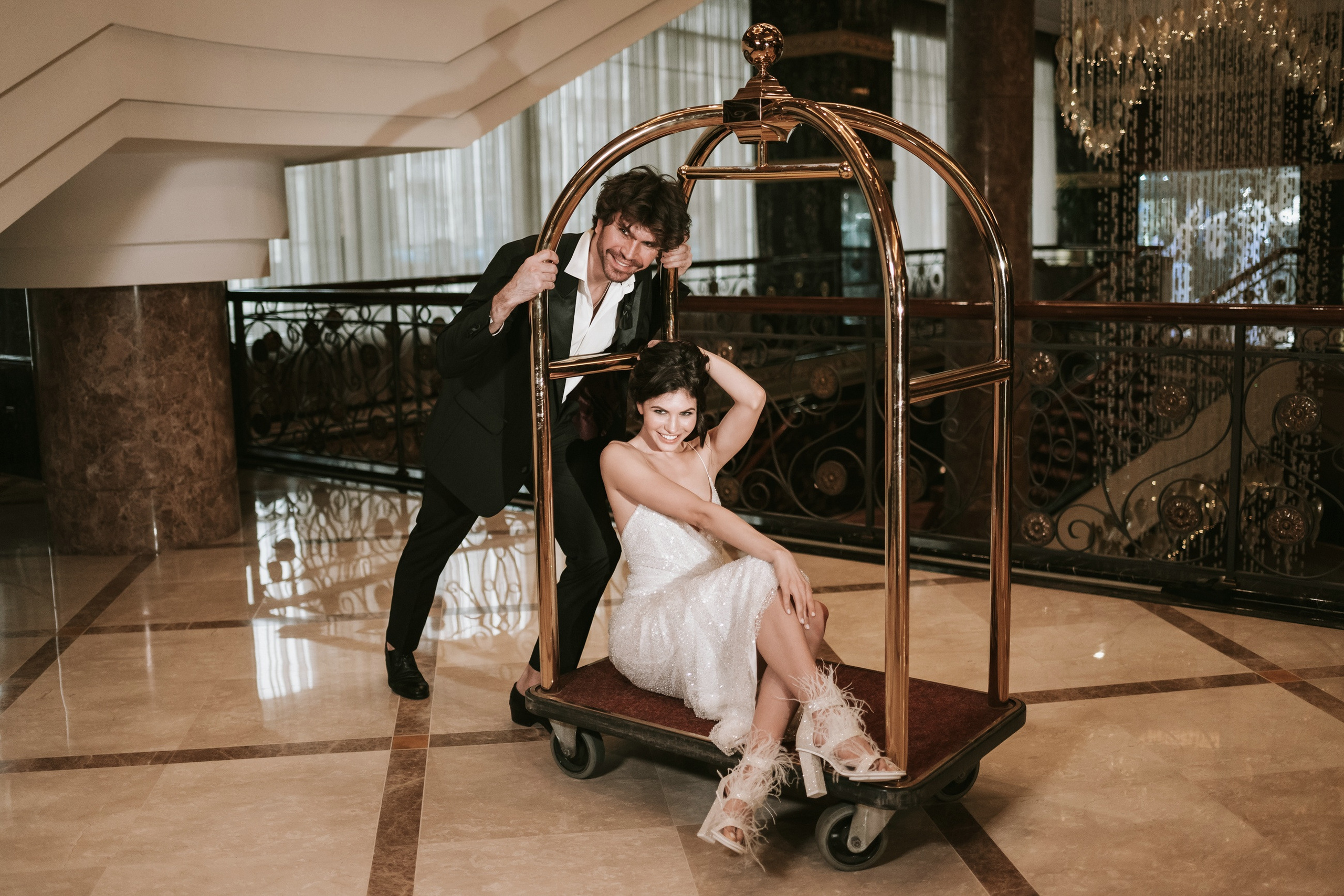 Стильная свадебная фотосессия в отеле Lotte Plaza. Свадебный и семейный фотограф в Москве Светлана Зоткина