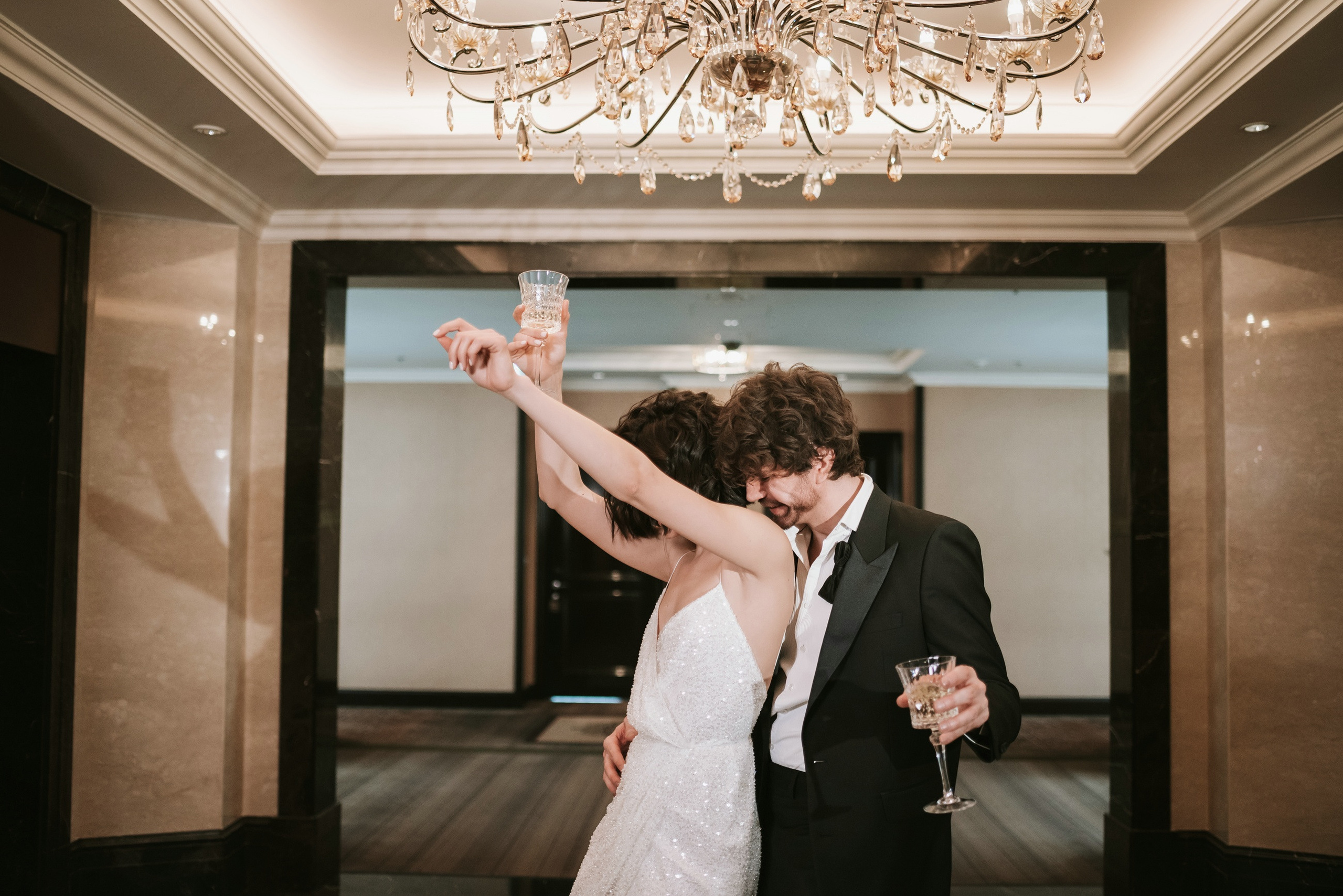 Стильная свадебная фотосессия в отеле Lotte Plaza. Свадебный и семейный фотограф в Москве Светлана Зоткина