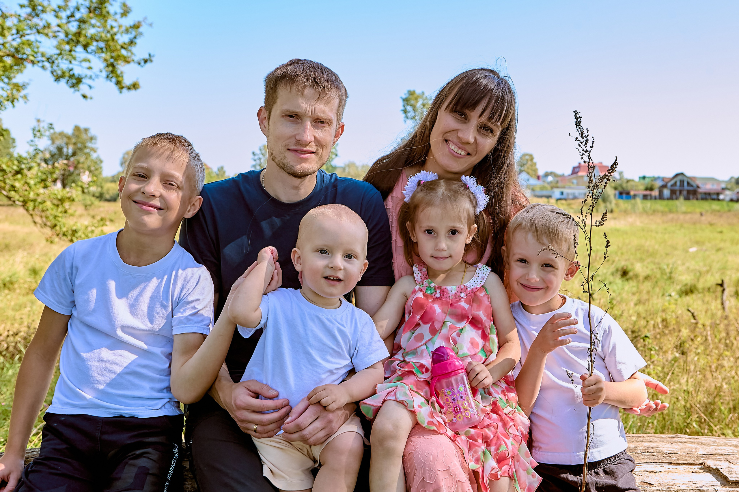 Семейная фотосессия на прогулке в последний день лета. 