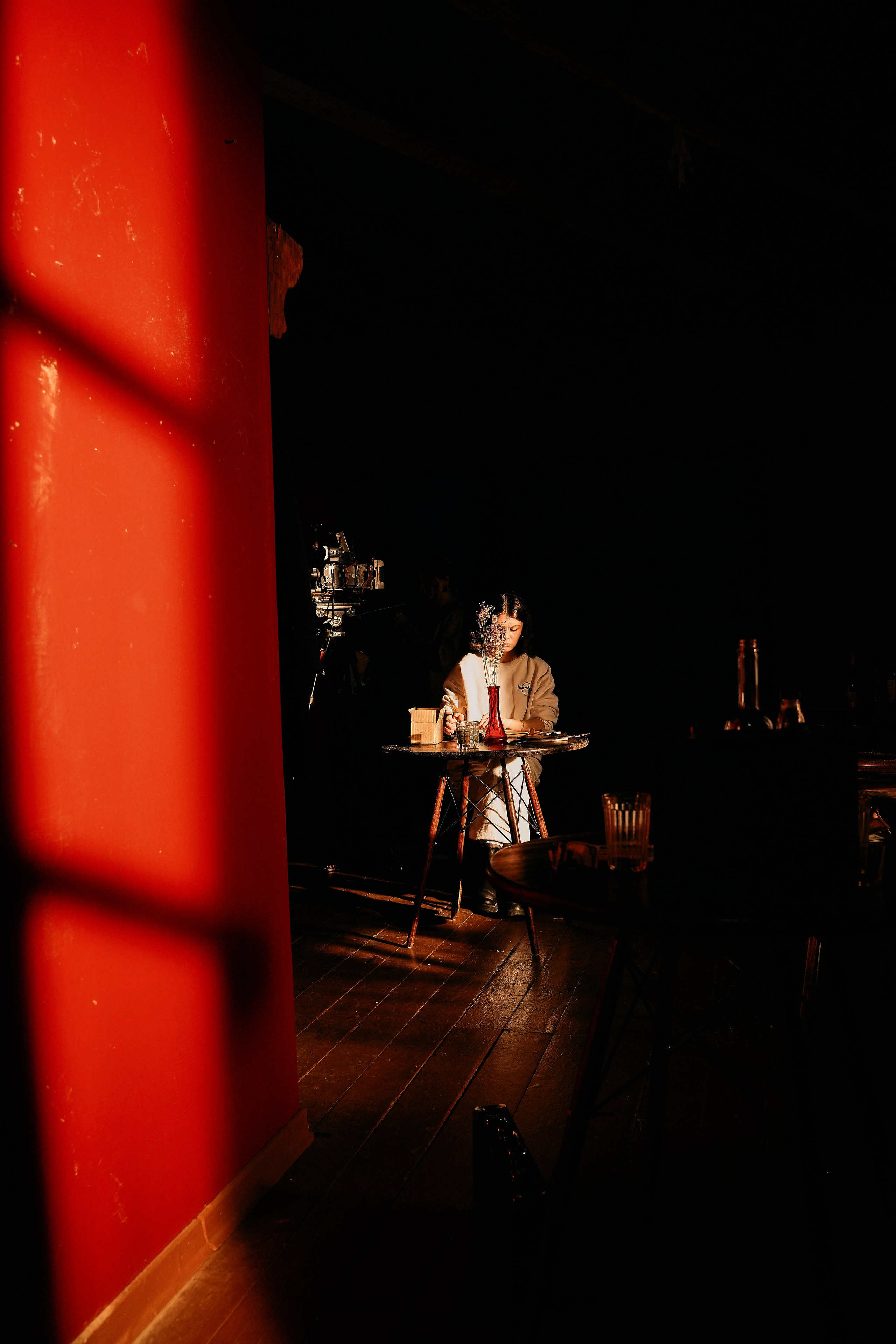 БЭКИ со съемок. Фотограф