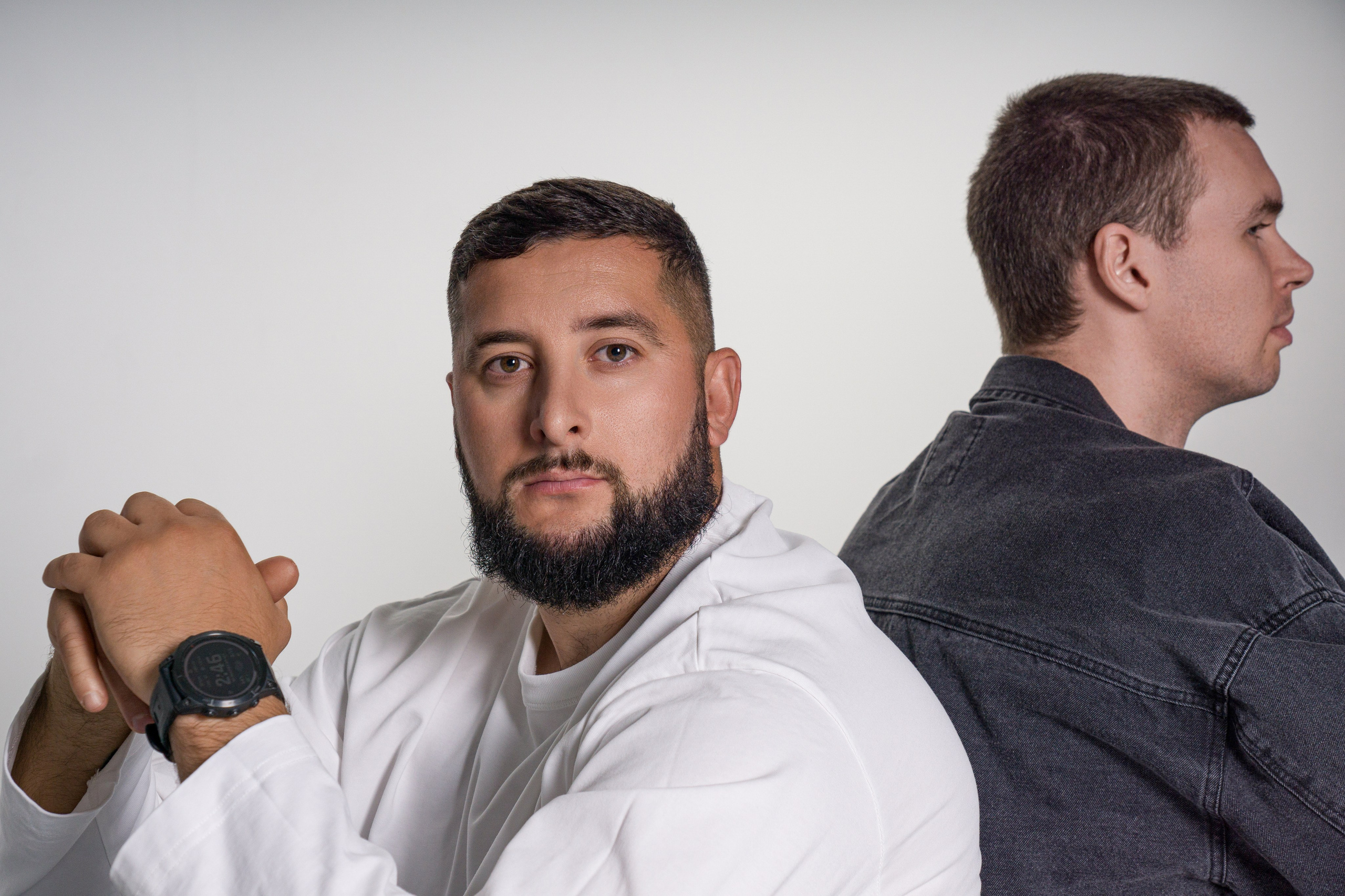 М и В. Фотограф