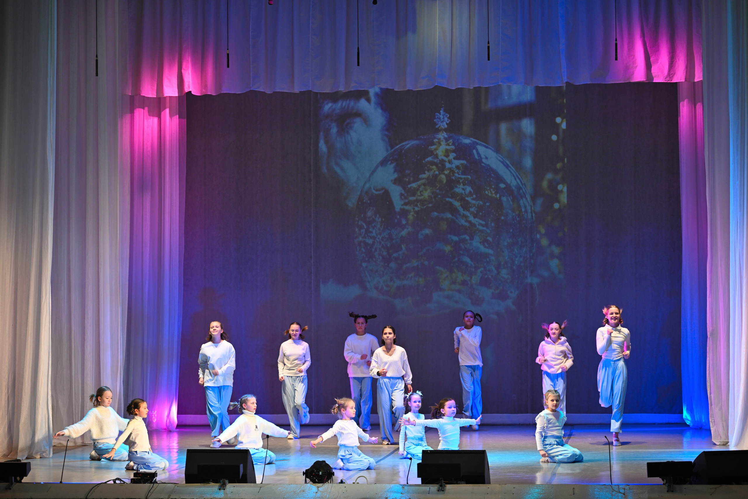 2025-12-19 Танцы ДК. Снежинск фото Андрианов